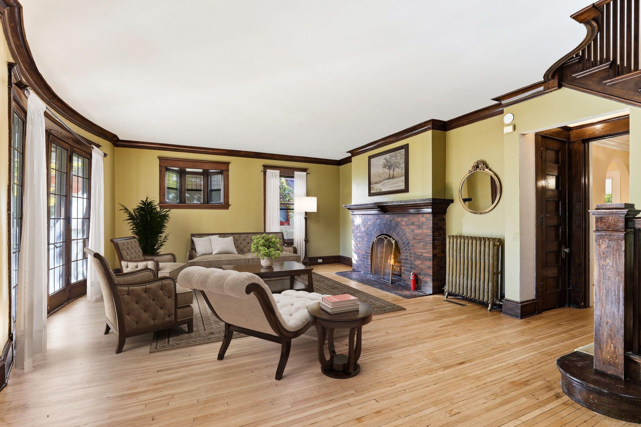 2524 Pillsbury Avenue S, Minneapolis MN 55404