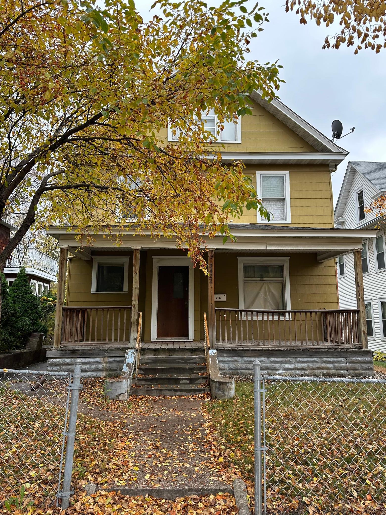 2422 Lyndale Avenue N, Minneapolis MN 55411