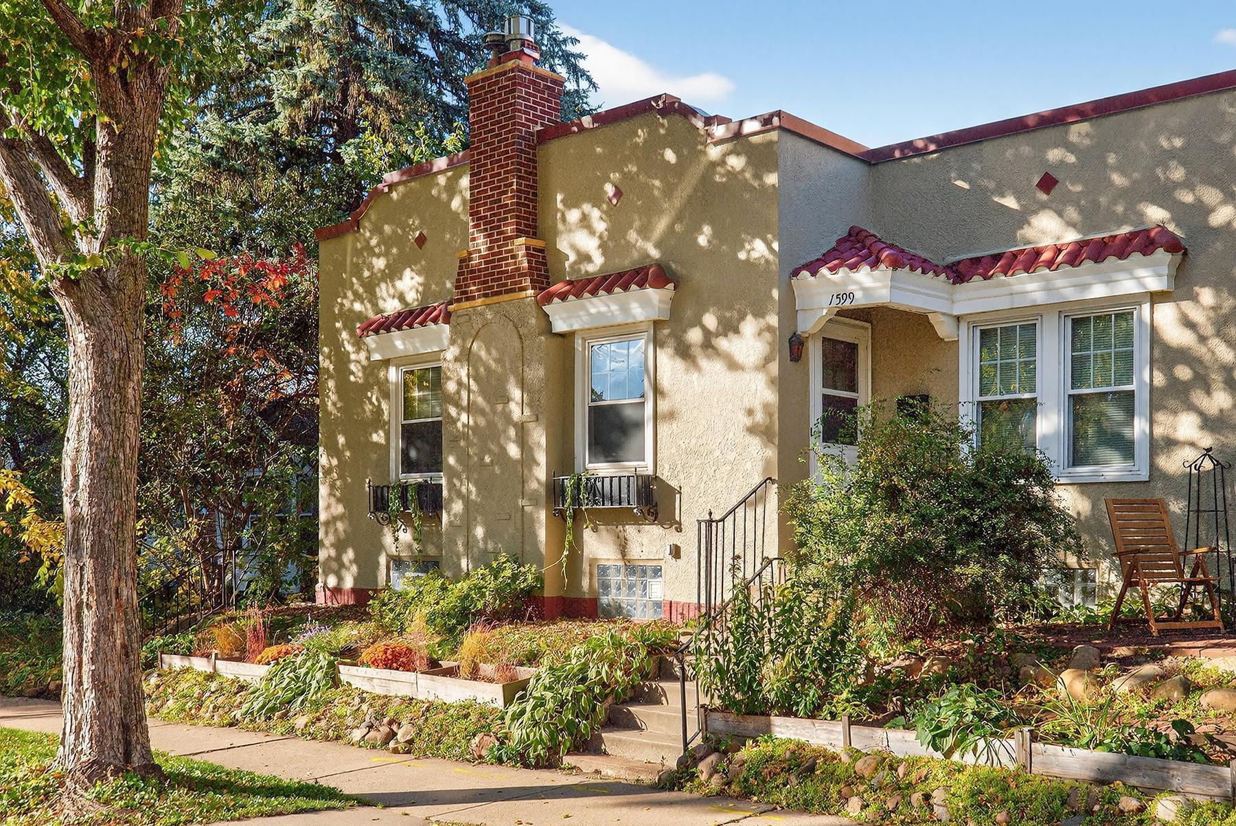 1599 Juno Avenue, Saint Paul MN 55116