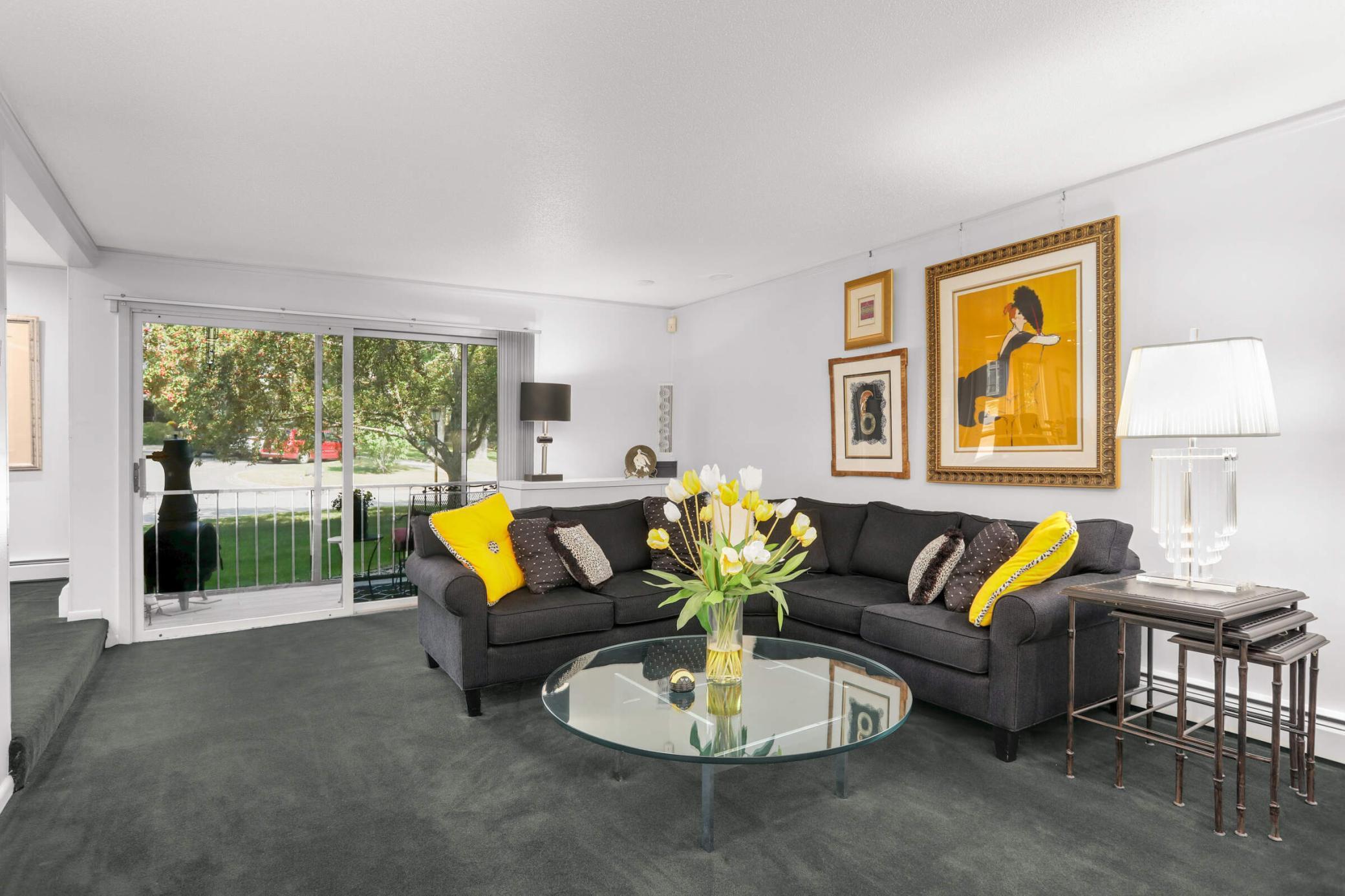 6105 Lincoln Drive Unit 136, Edina MN 55436