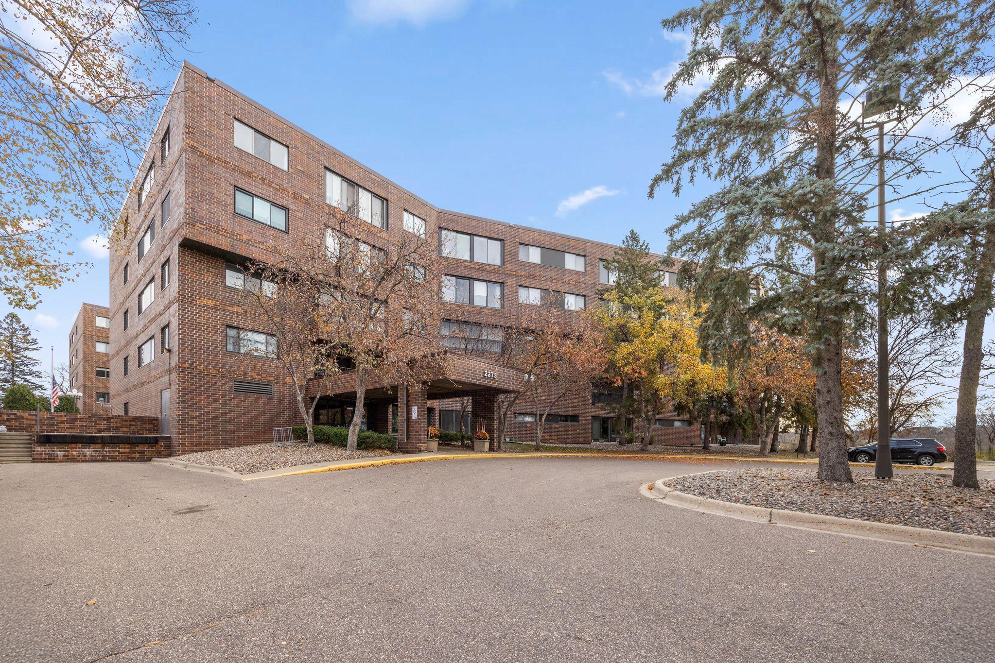 2275 Youngman Avenue Unit 202W, Saint Paul MN 55116