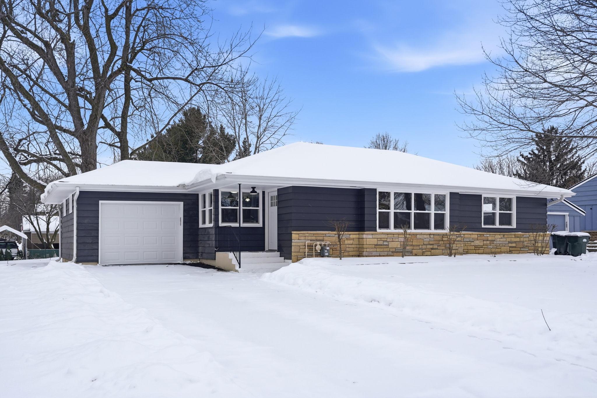 20685 Holiday Avenue, Lakeville MN 55044