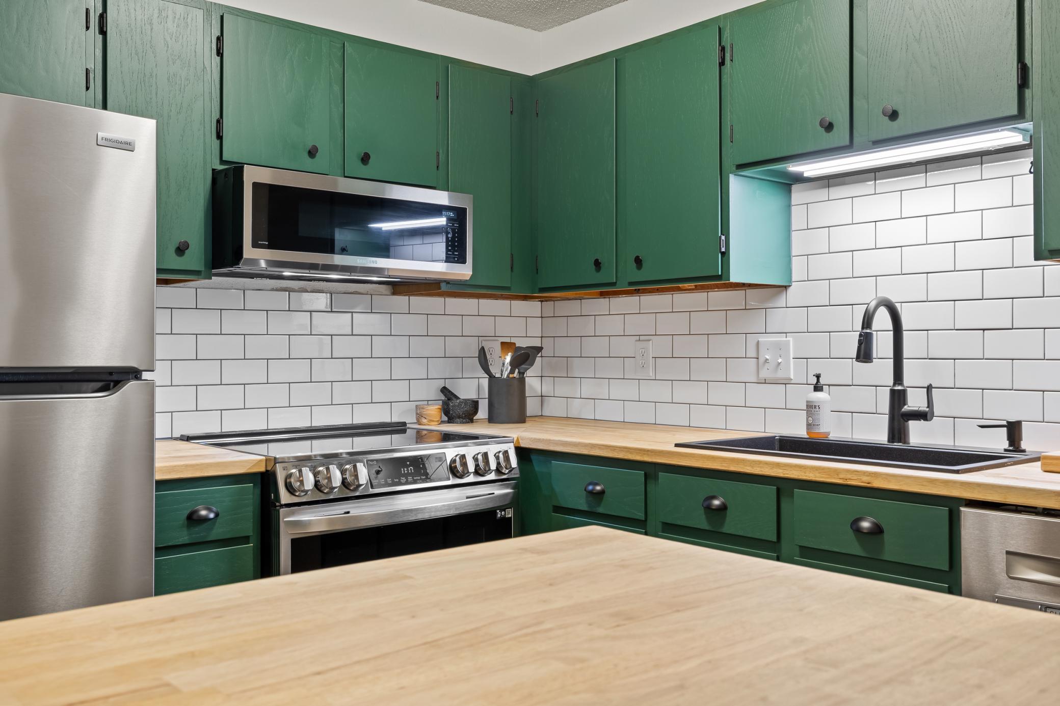 3850 Plymouth Boulevard Unit 223, Plymouth MN 55446