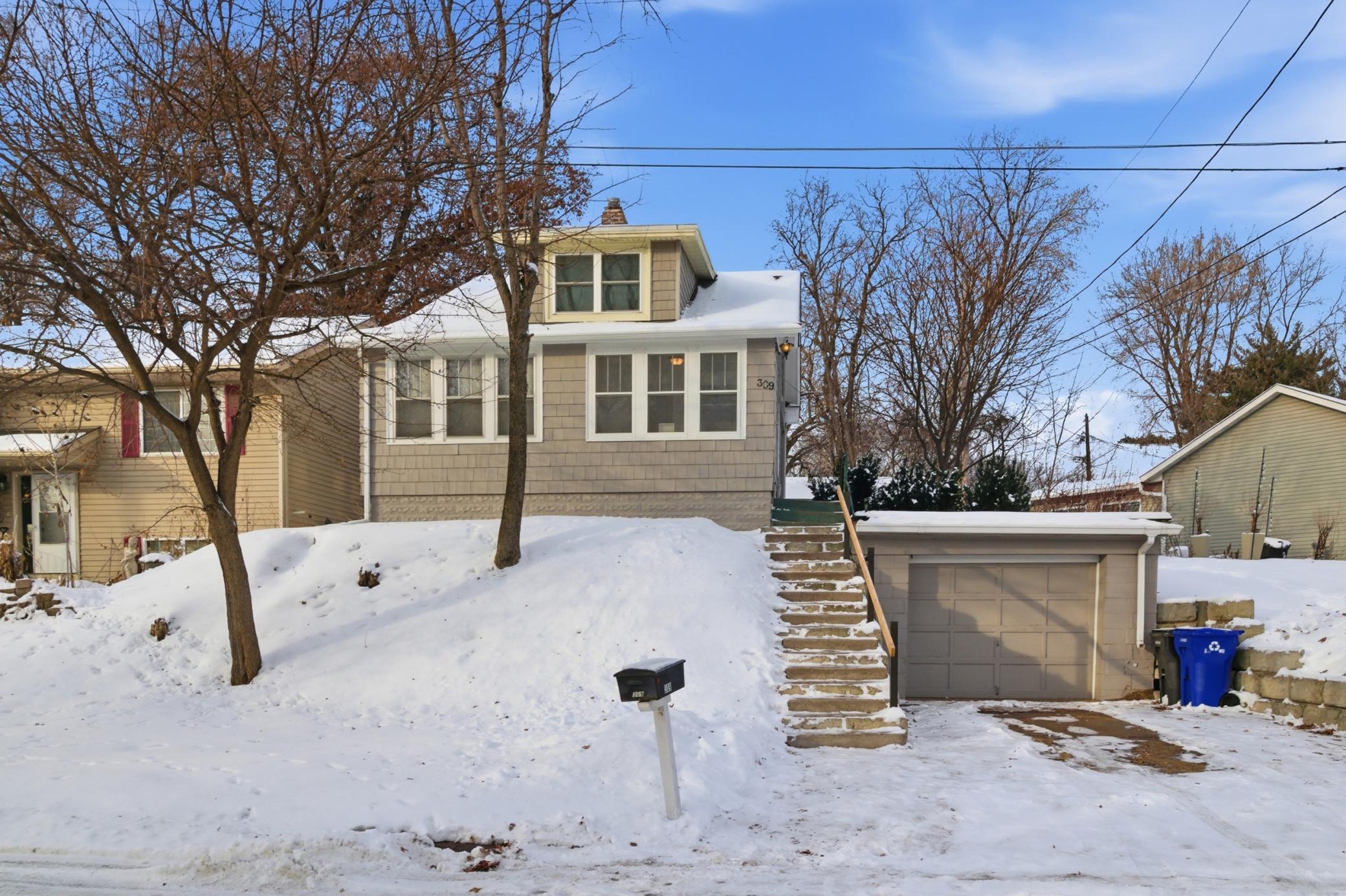 309 Etna Street, Saint Paul MN 55106