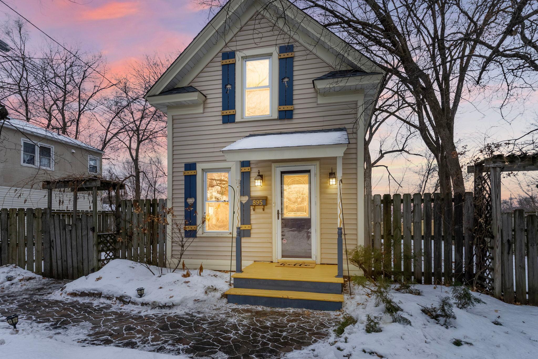 895 Clarence Street, Saint Paul MN 55106