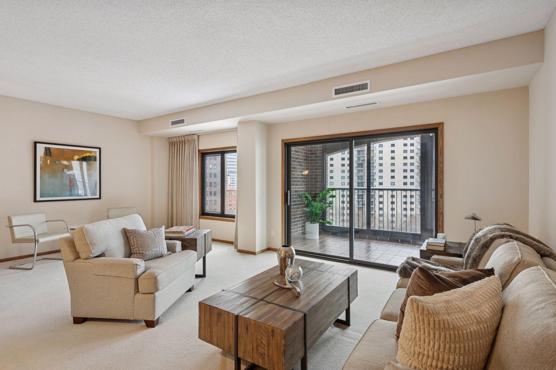 1235 Yale Place Unit 908, Minneapolis MN 55403