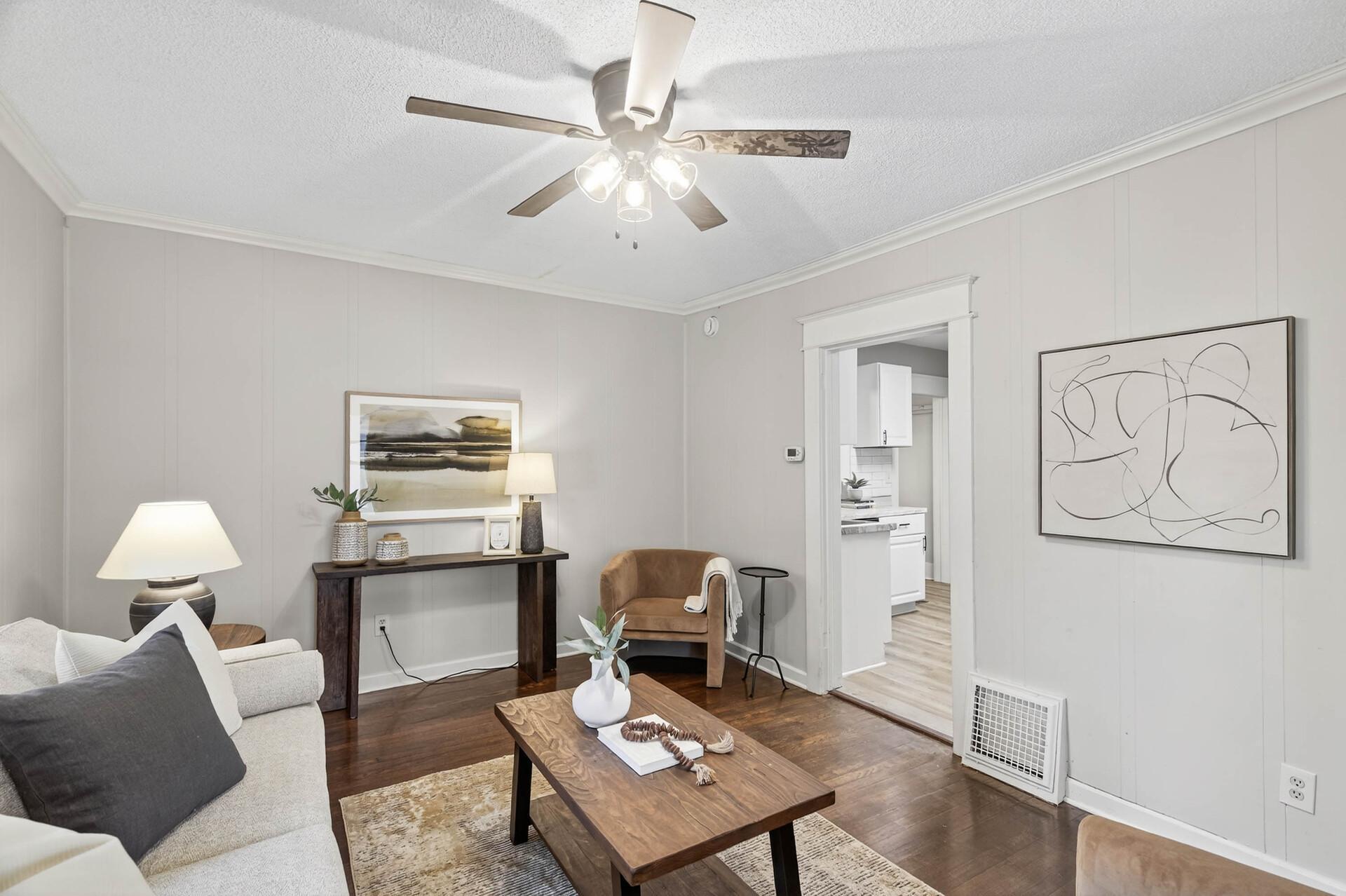 682 Fairview Avenue N, Saint Paul MN 55104