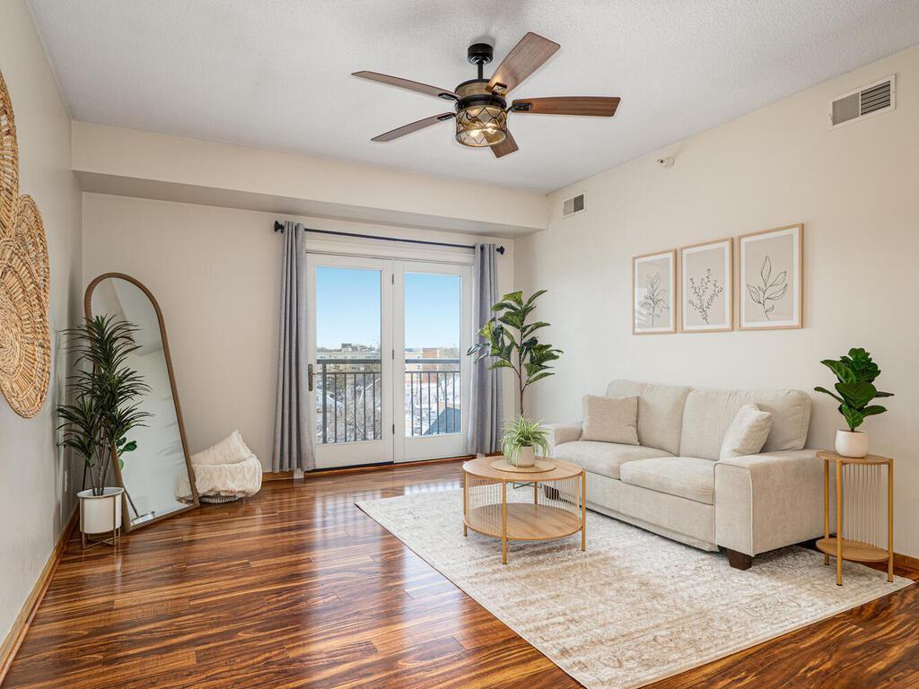 2900 11th Avenue S Unit 413, Minneapolis MN 55407