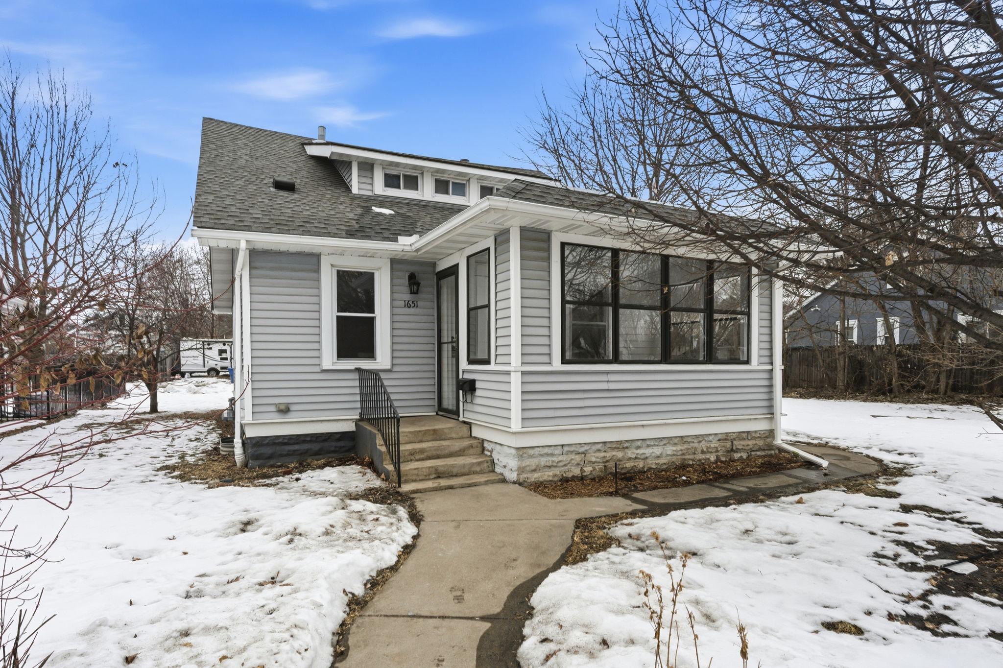 1651 Thomas Avenue N, Minneapolis MN 55411