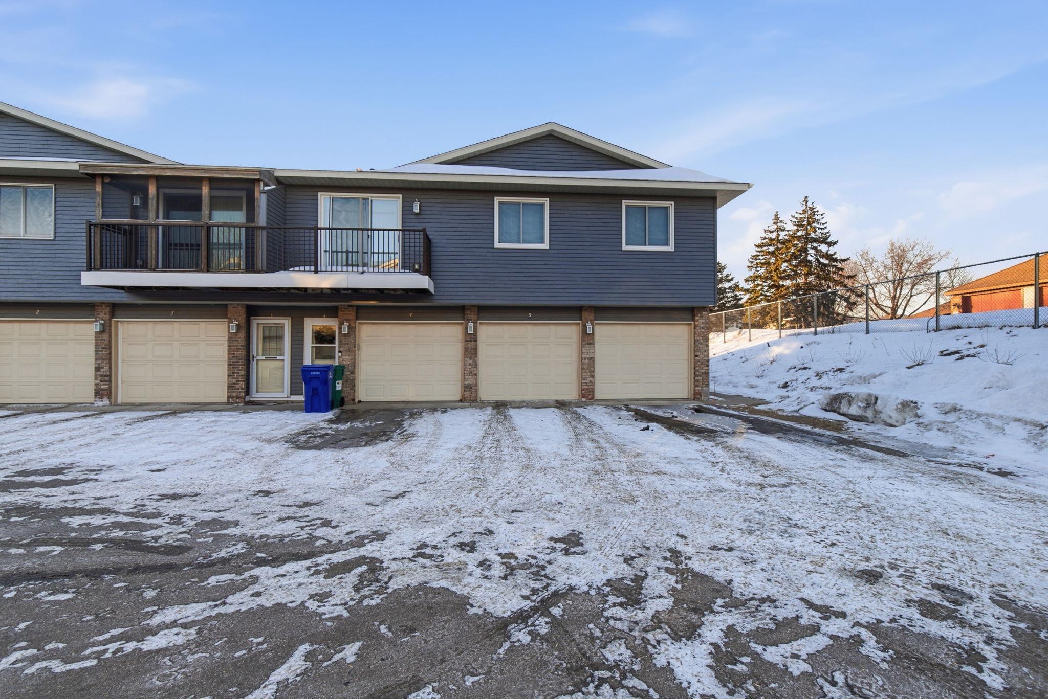 2063 N Park Drive Unit 6, Saint Paul MN 55119