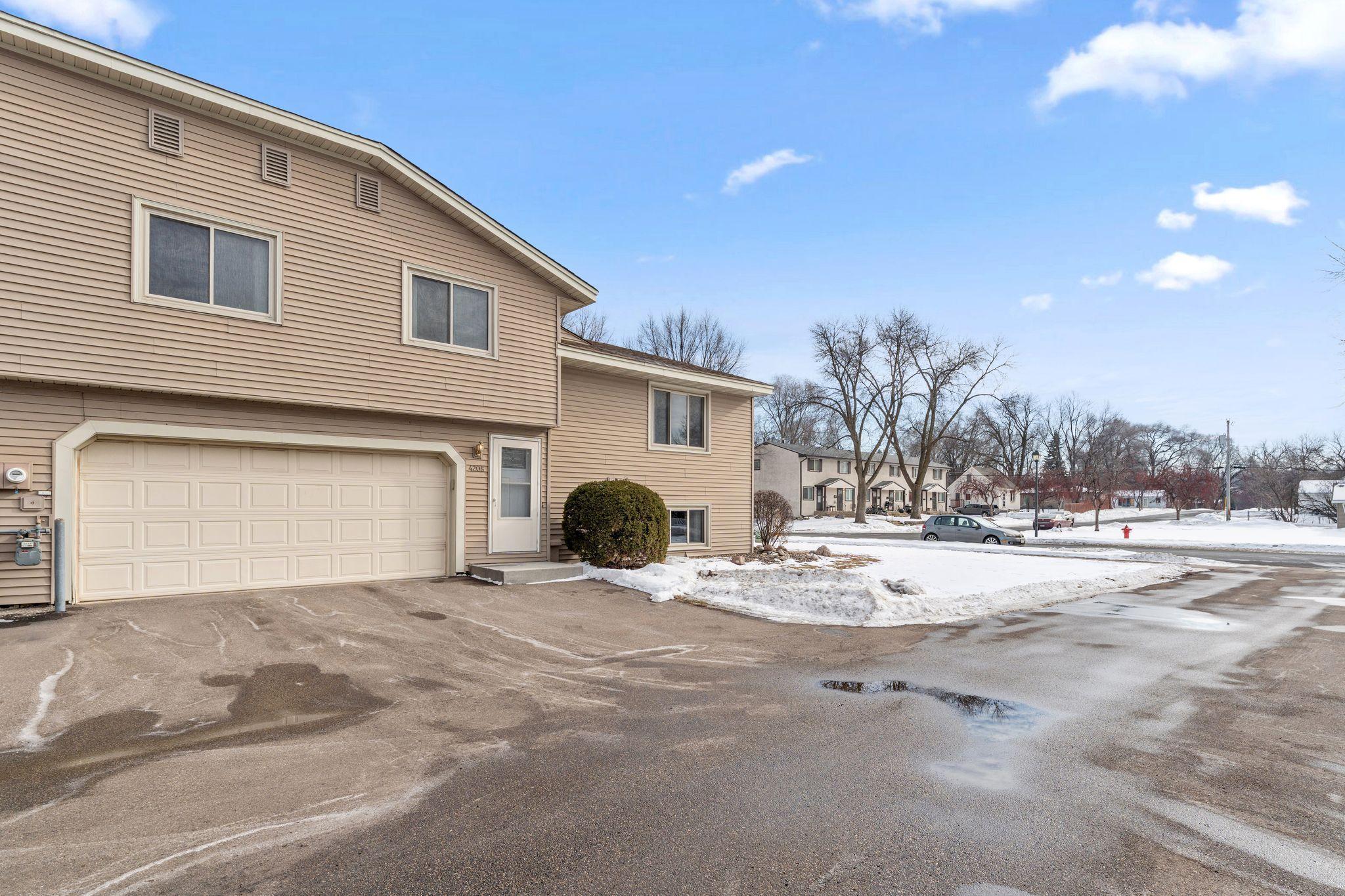 4208 W 124th Street, Savage MN 55378