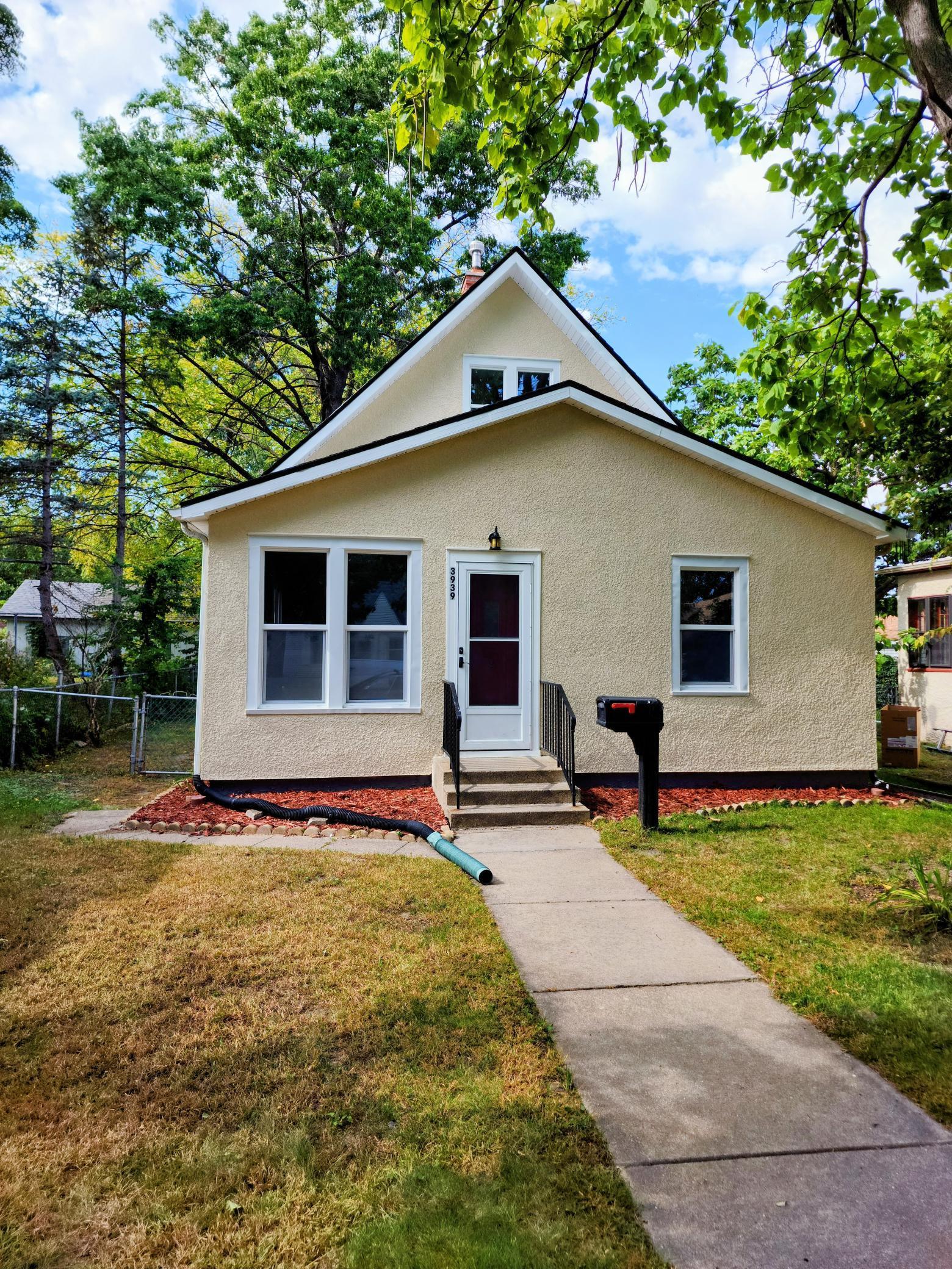 3939 Sheridan Avenue N, Minneapolis MN 55412