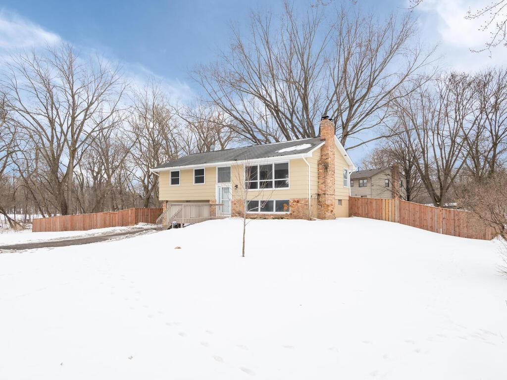 5912 Stoneybrook Drive, Minnetonka MN 55345