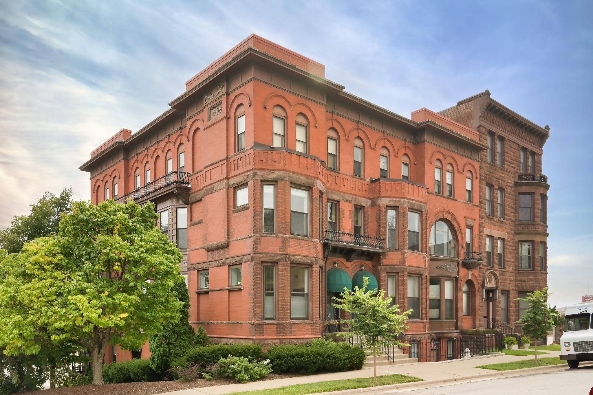 162 College Avenue W Unit 3, Saint Paul MN 55102