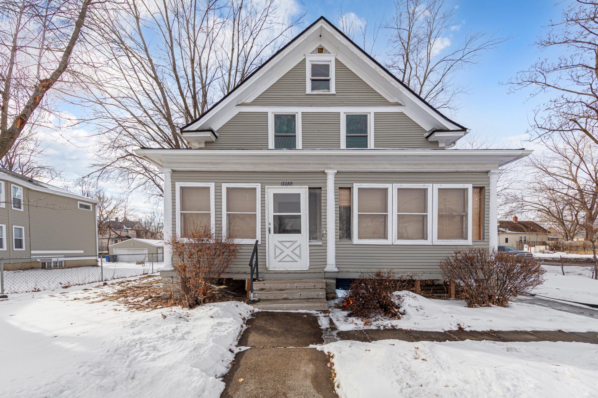 1195 Edgerton Street, Saint Paul MN 55130