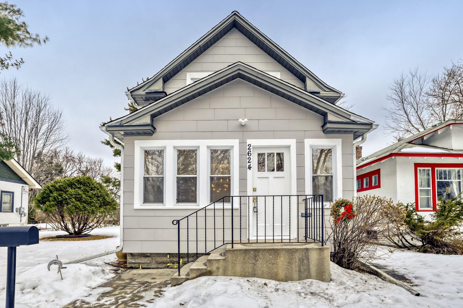 2624 35th Avenue S, Minneapolis MN 55406