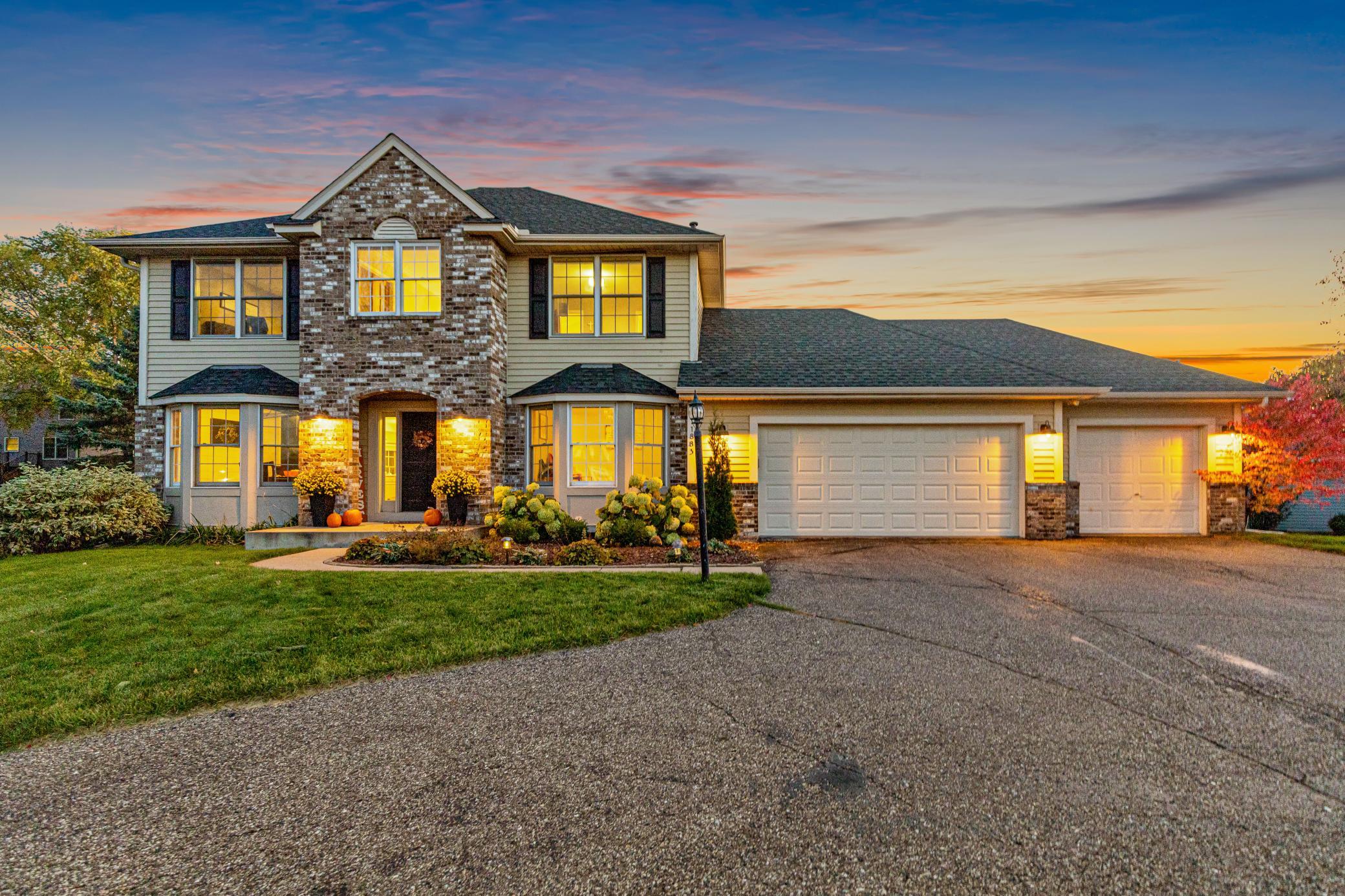 1883 Lochaven Drive, Woodbury MN 55125