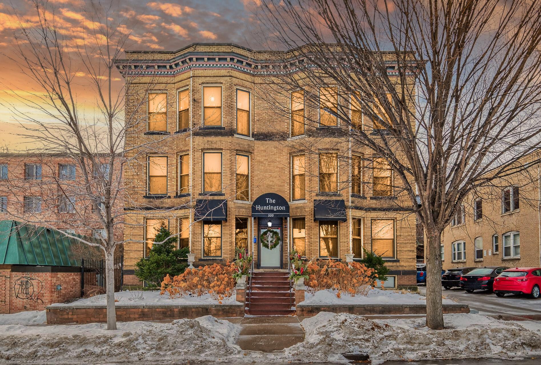 300 Marshall Avenue Unit 6, Saint Paul MN 55102