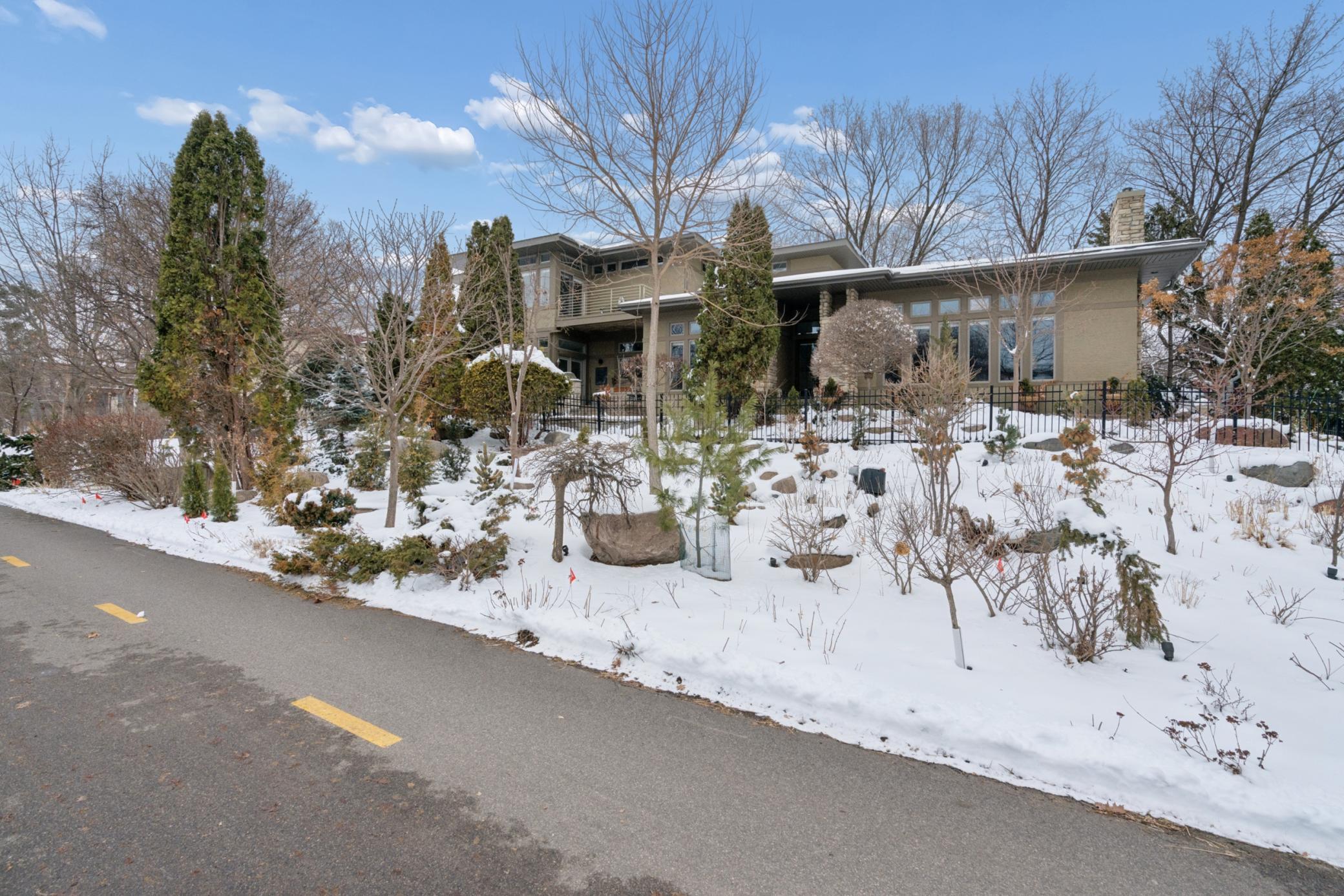 2864 Irving Avenue S, Minneapolis MN 55408