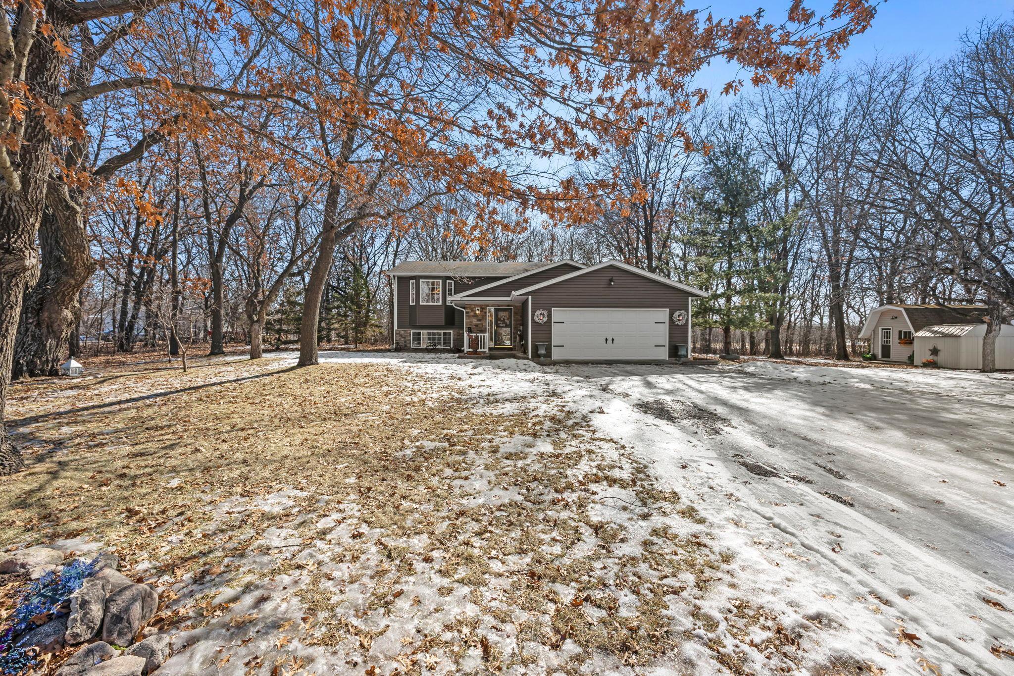 9821 300th Avenue NW, Princeton MN 55371