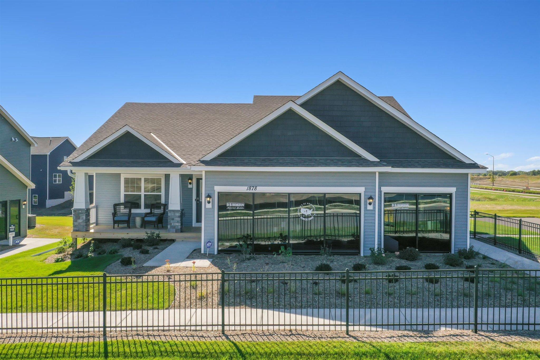 1657 Shasta Drive, Shakopee MN 55379