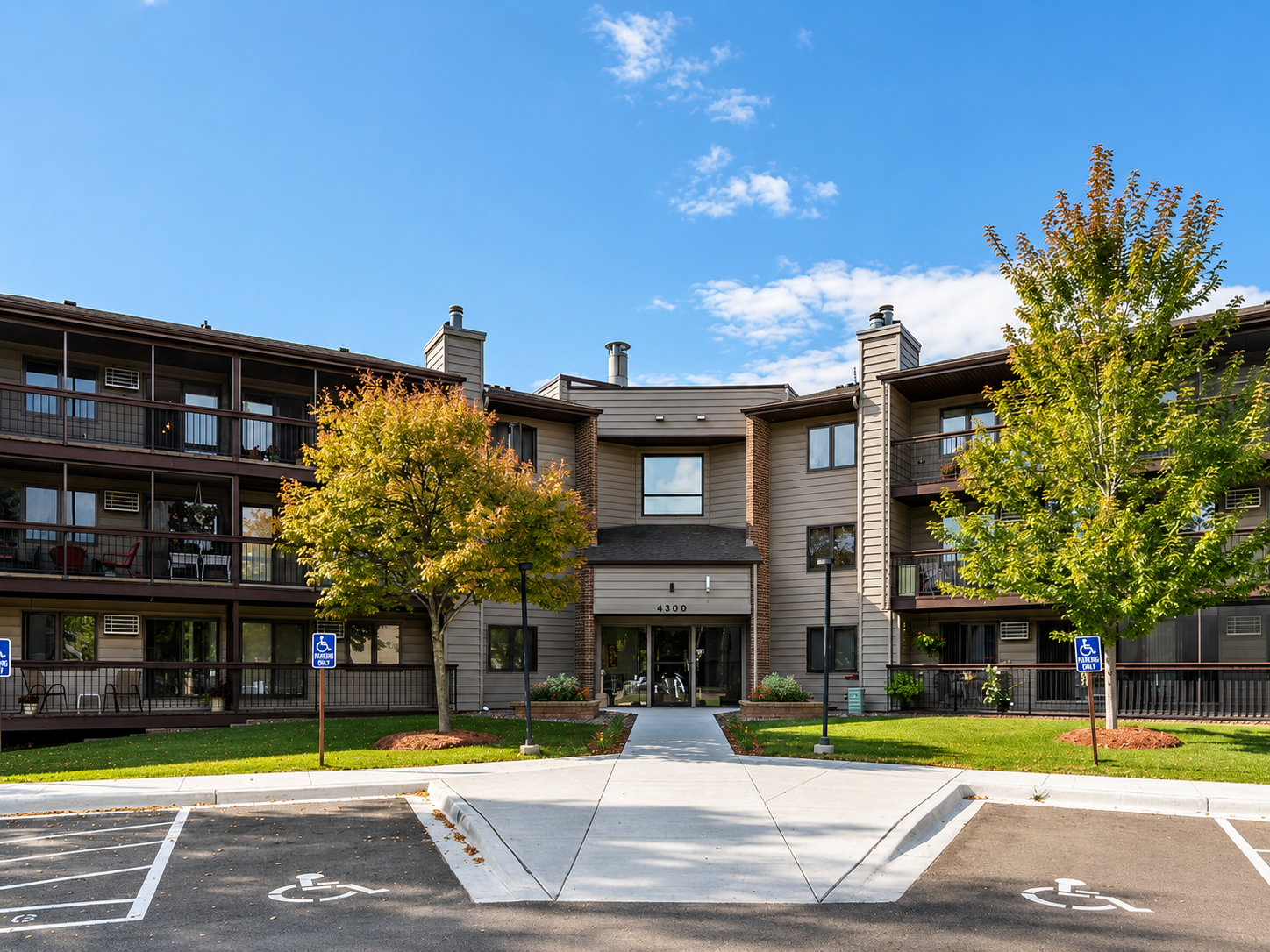 4300 Trenton Lane N Unit 307, Plymouth MN 55442