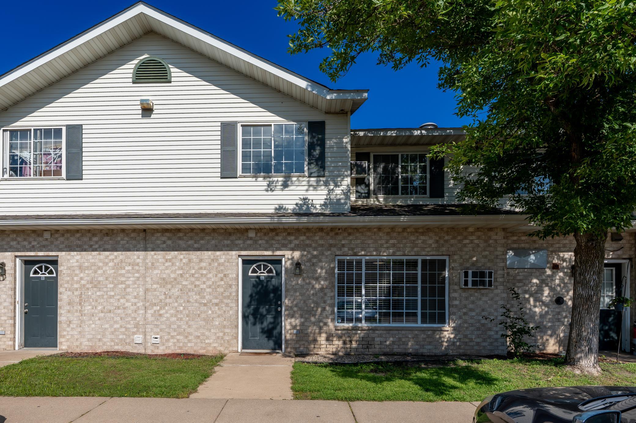 1279 Taylor Street Unit 5, Shakopee MN 55379