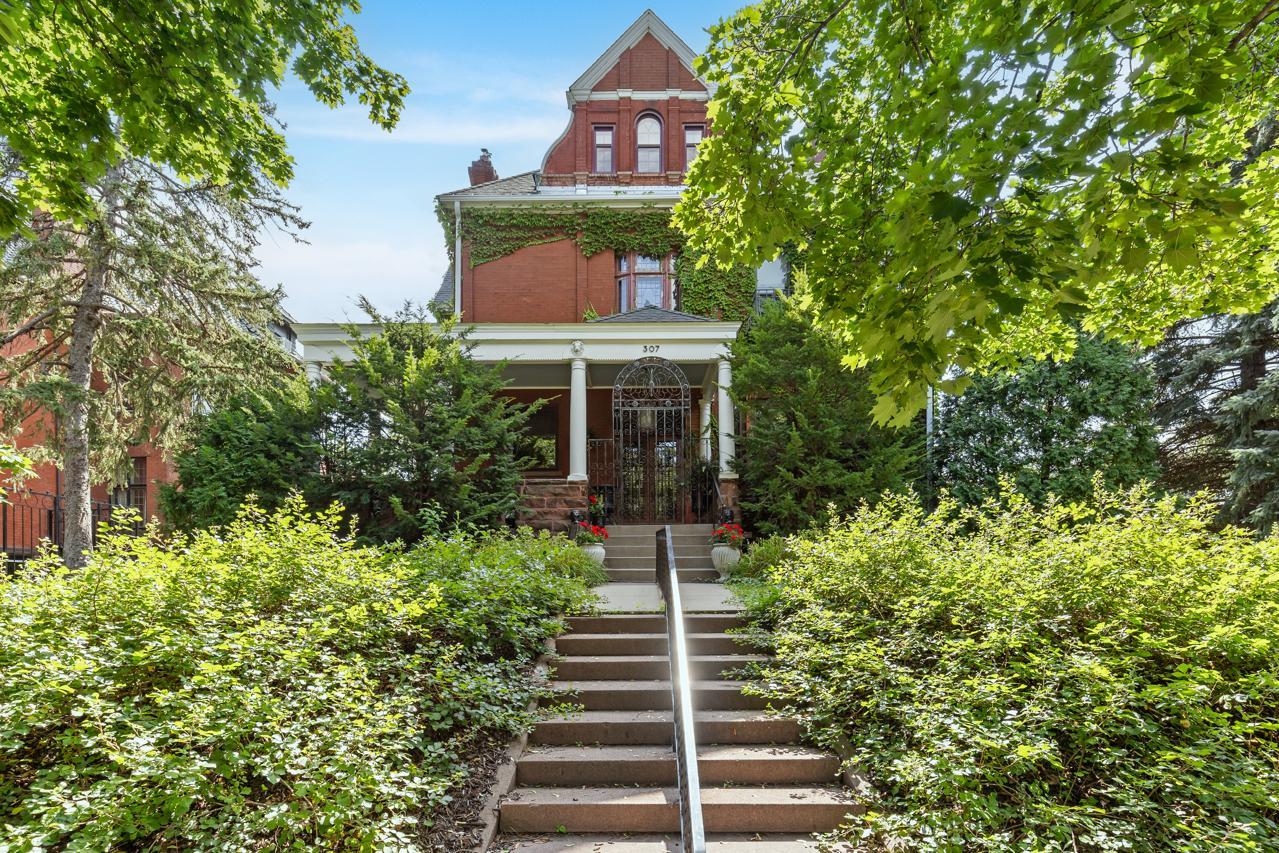 307 Ridgewood Avenue Unit 4, Minneapolis MN 55403