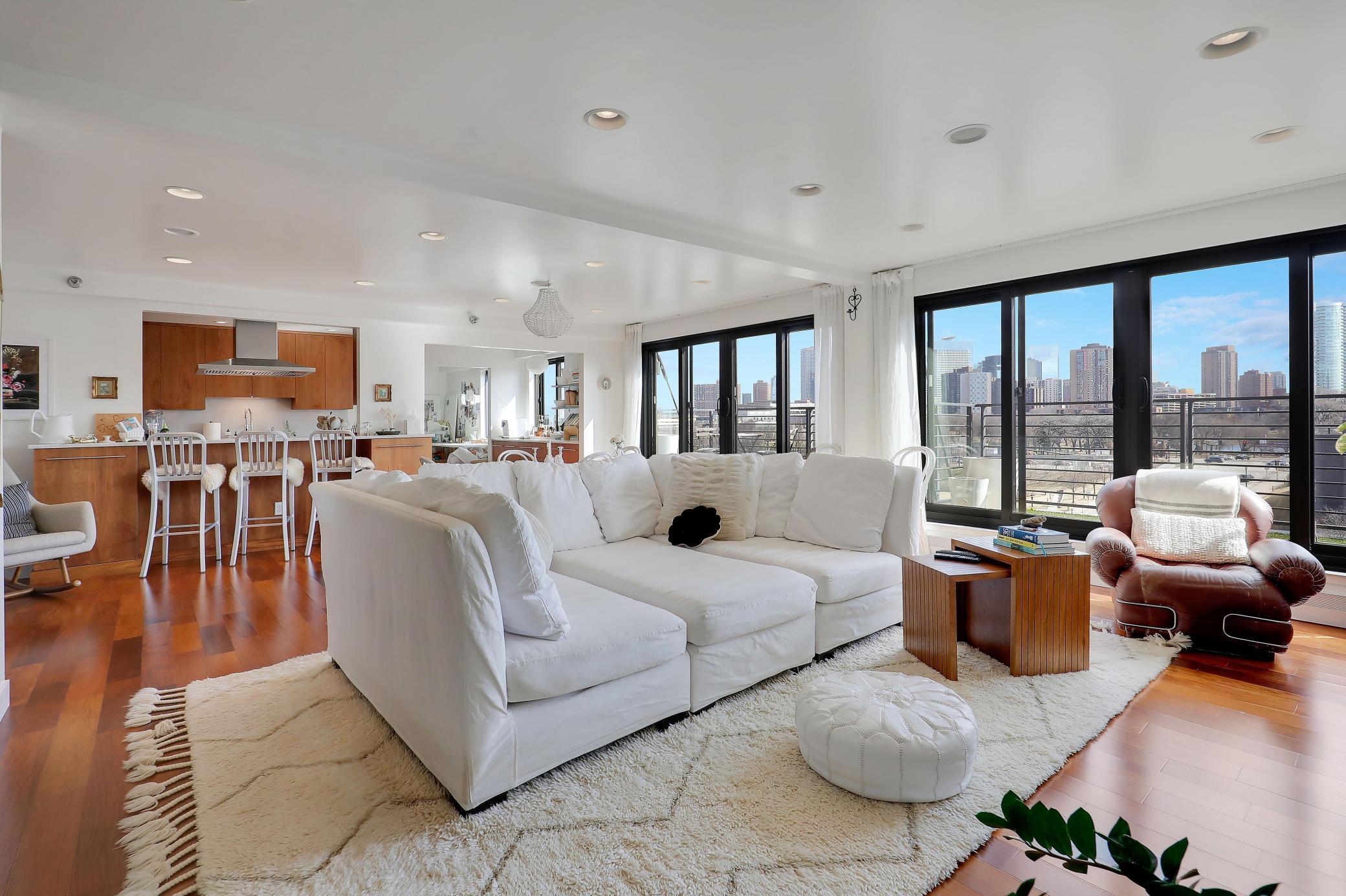 48 Groveland Terrace Unit 414, Minneapolis MN 55403