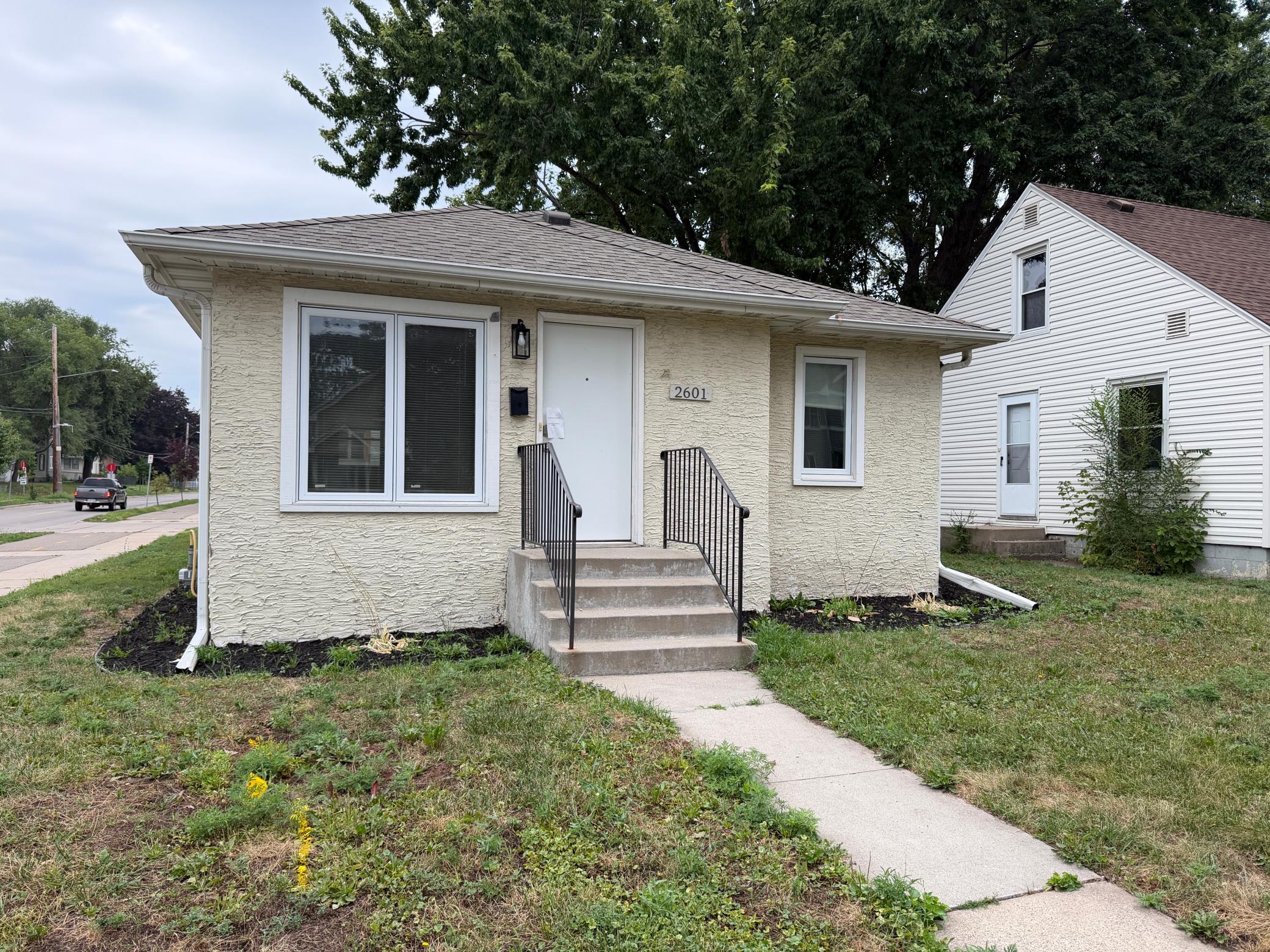 2601 Girard Avenue N, Minneapolis MN 55411