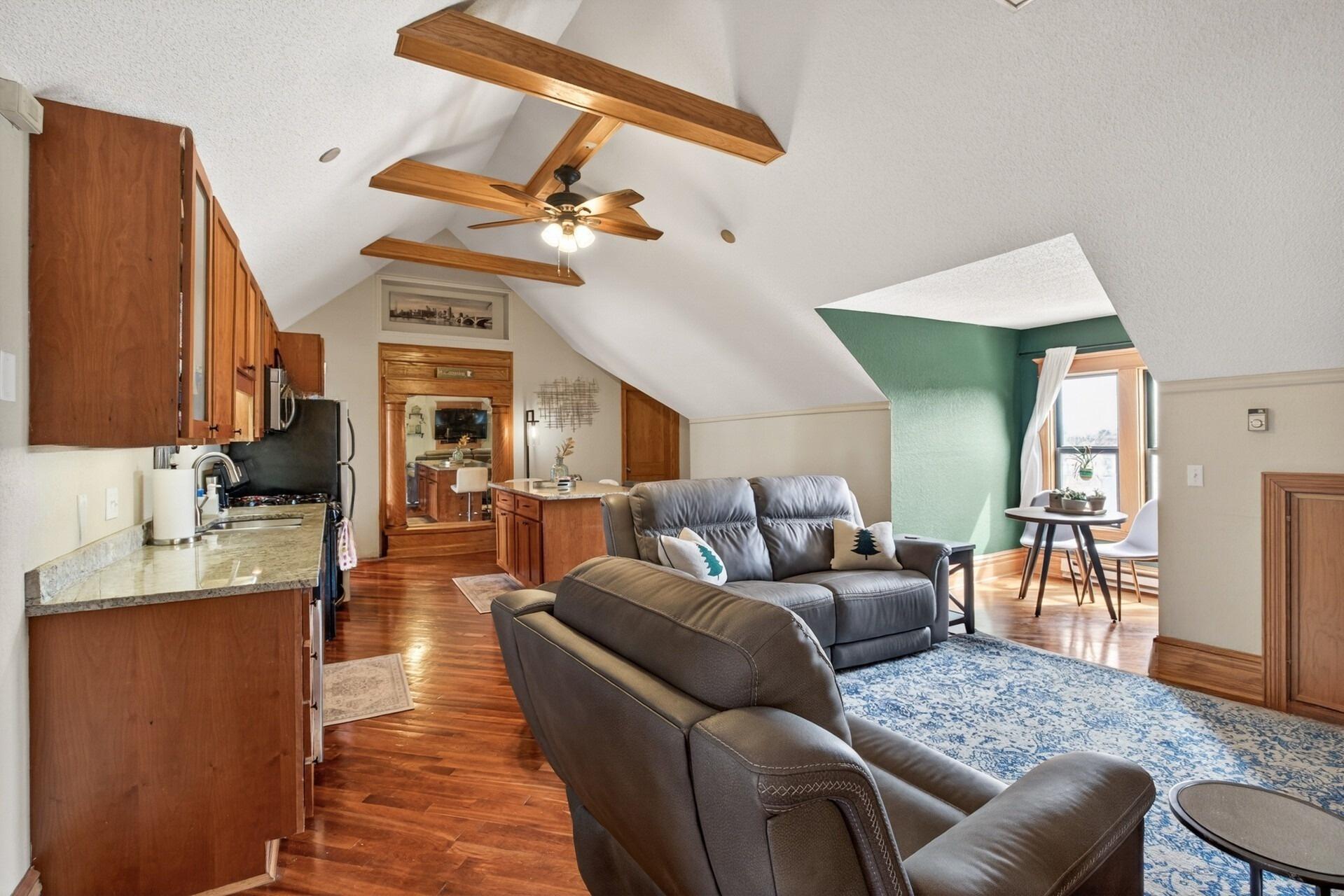 1936 Aldrich Avenue S Unit E301, Minneapolis MN 55403