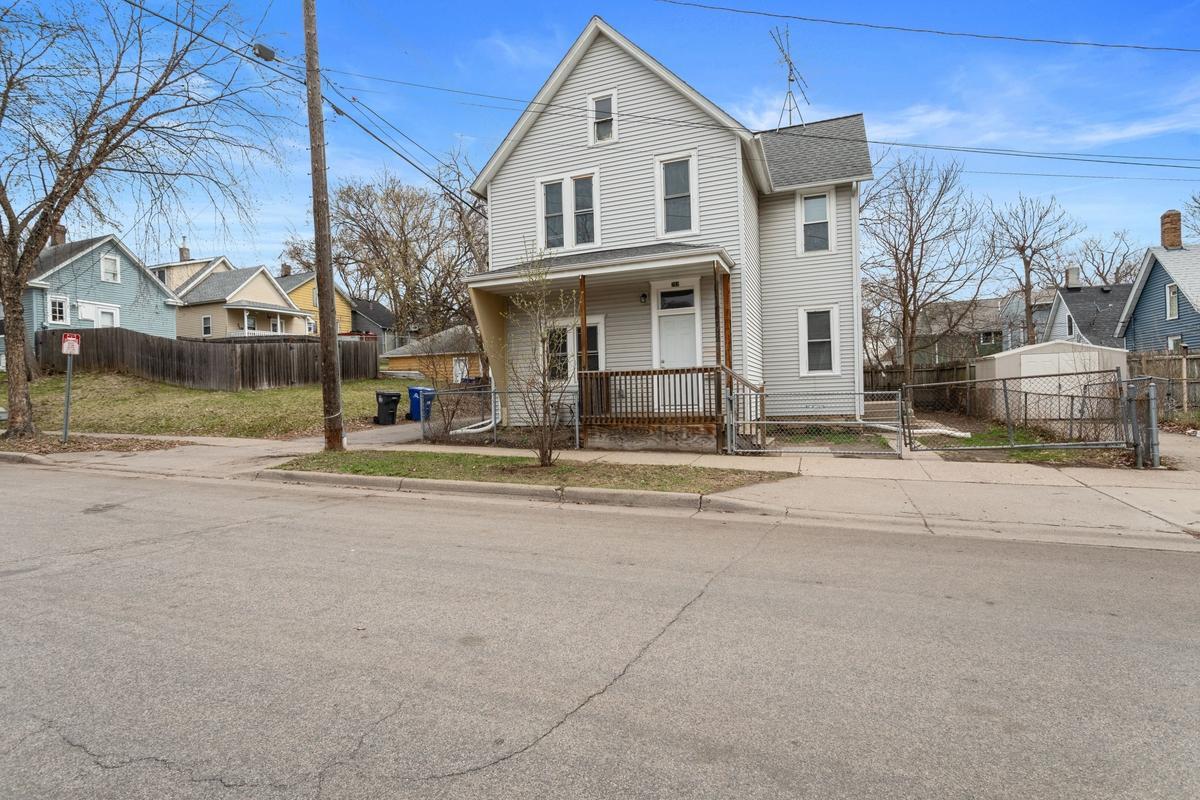 792 Duluth Street, Saint Paul MN 55106