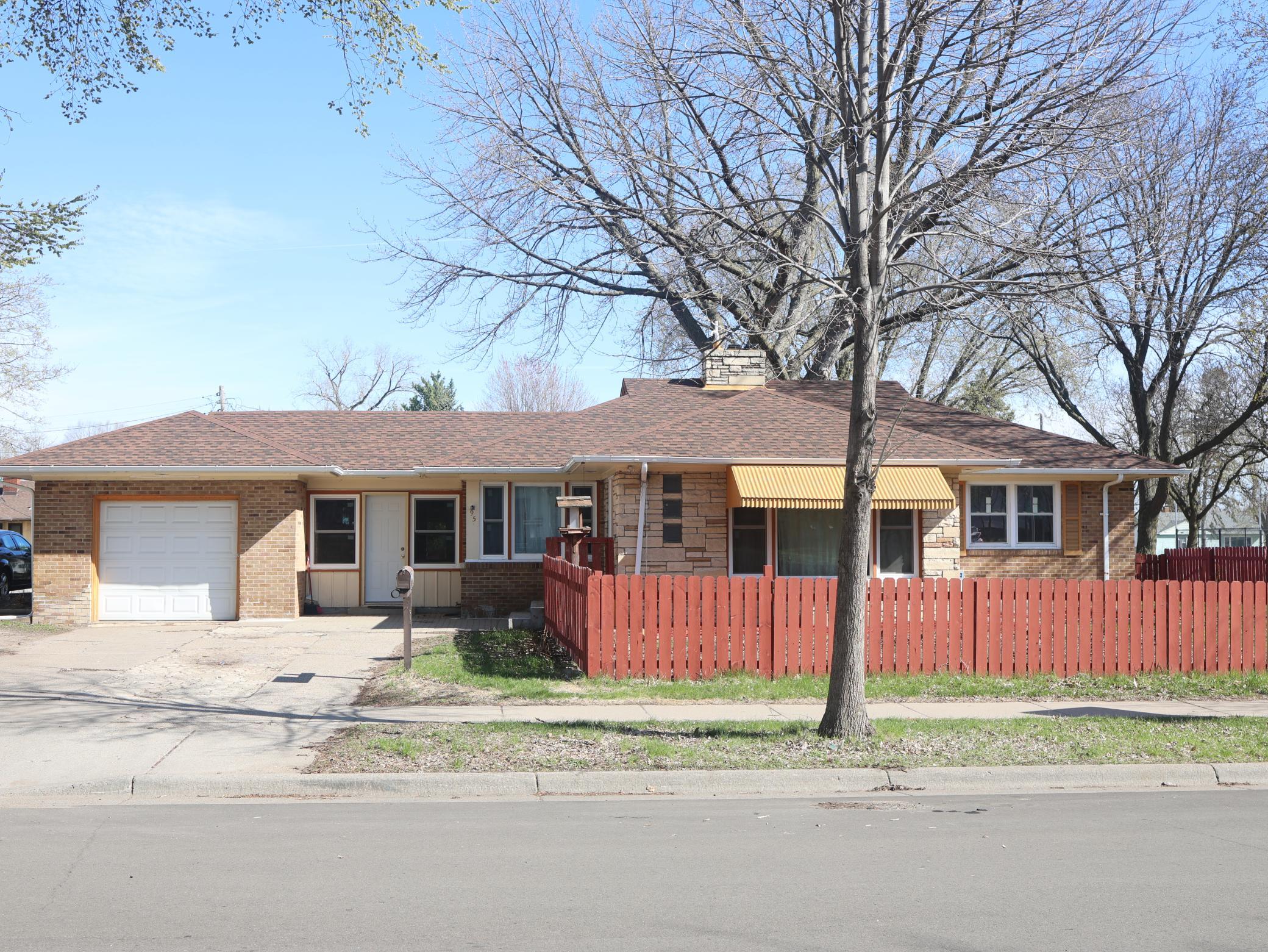 95 Rose Avenue W, Saint Paul MN 55117