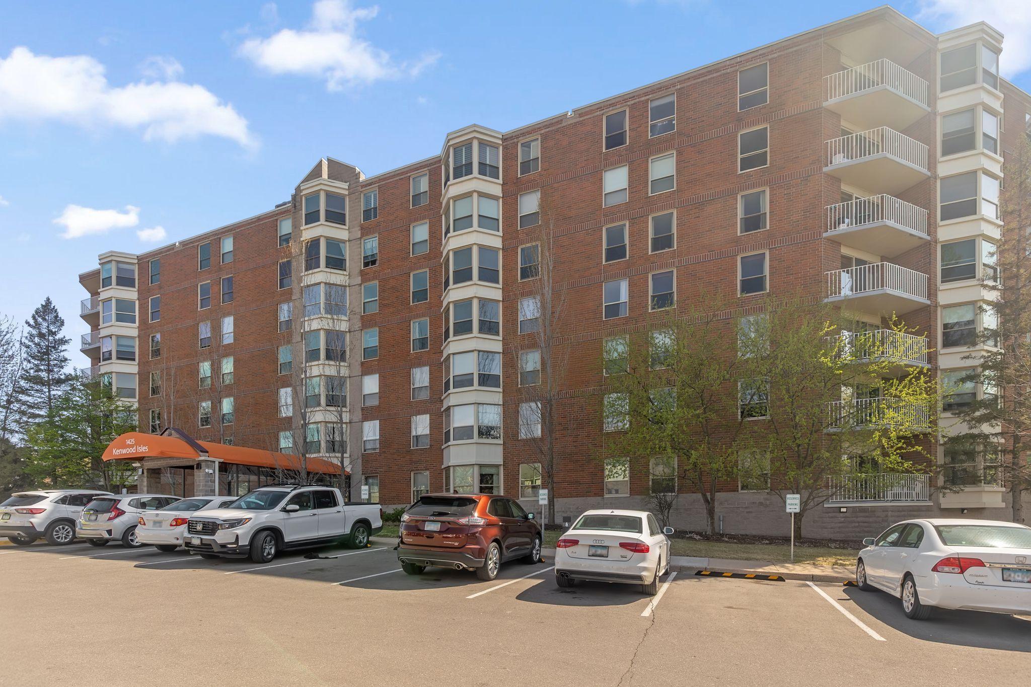 1425 W 28th Street Unit 508, Minneapolis MN 55408