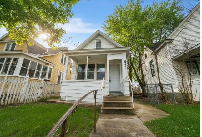 1274 Edgerton Street, Saint Paul MN 55130