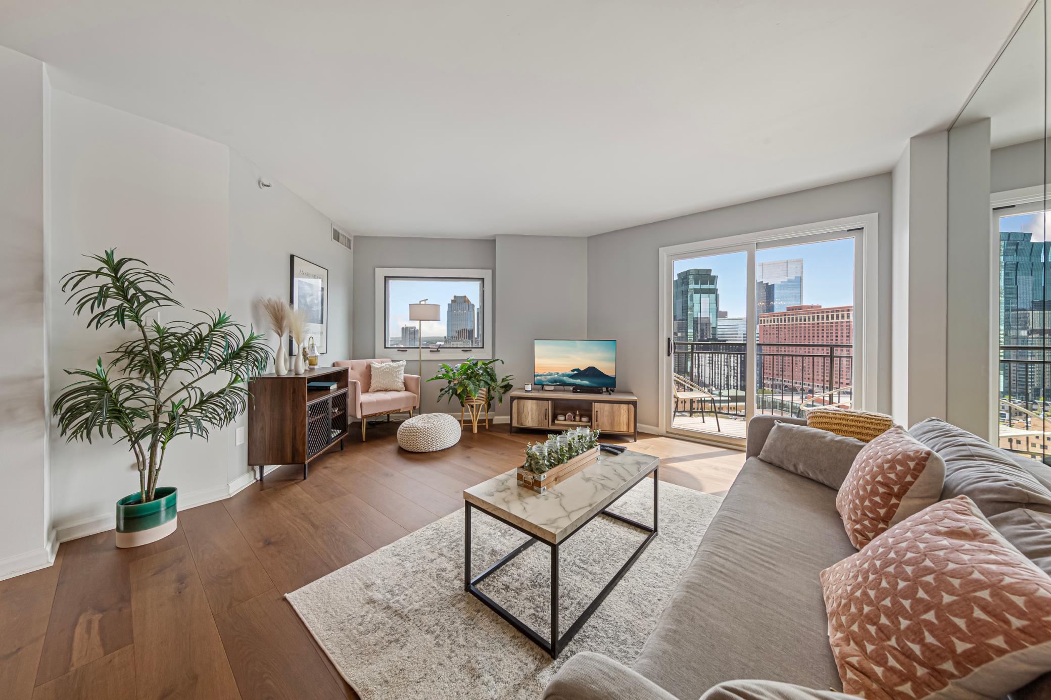 1225 Lasalle Avenue Unit 2101, Minneapolis MN 55403