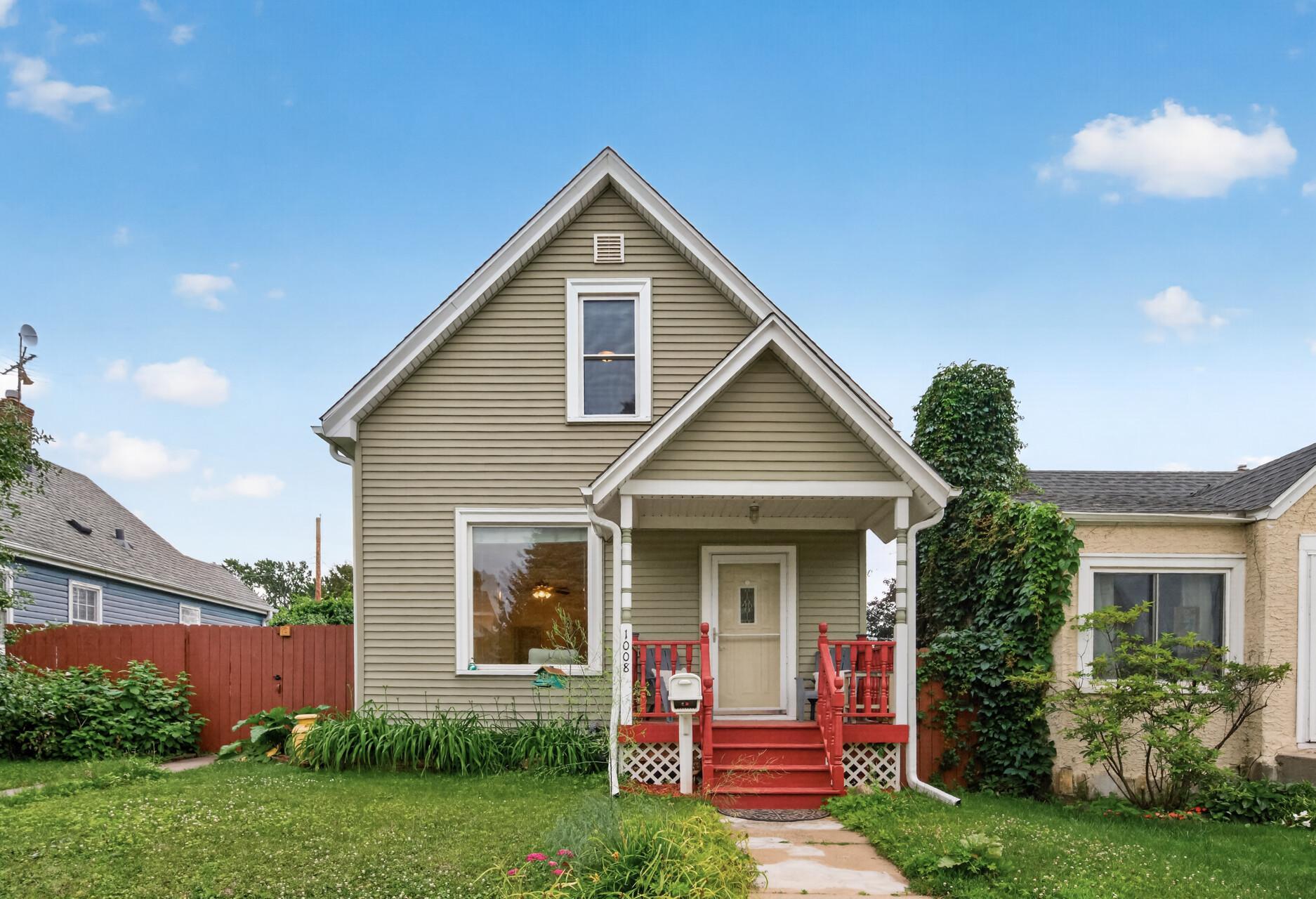 1008 Cook Avenue E, Saint Paul MN 55106