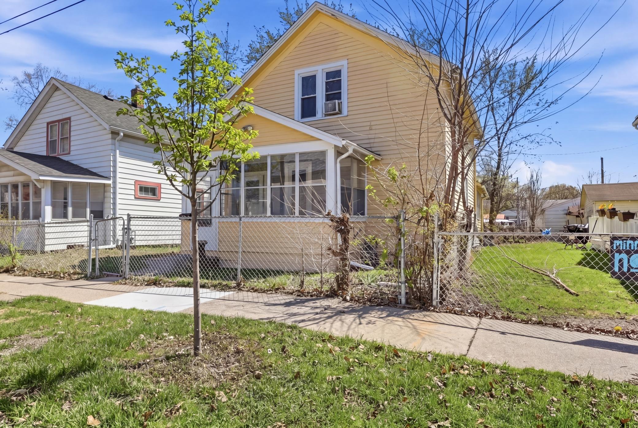 324 Van Buren Avenue, Saint Paul MN 55103