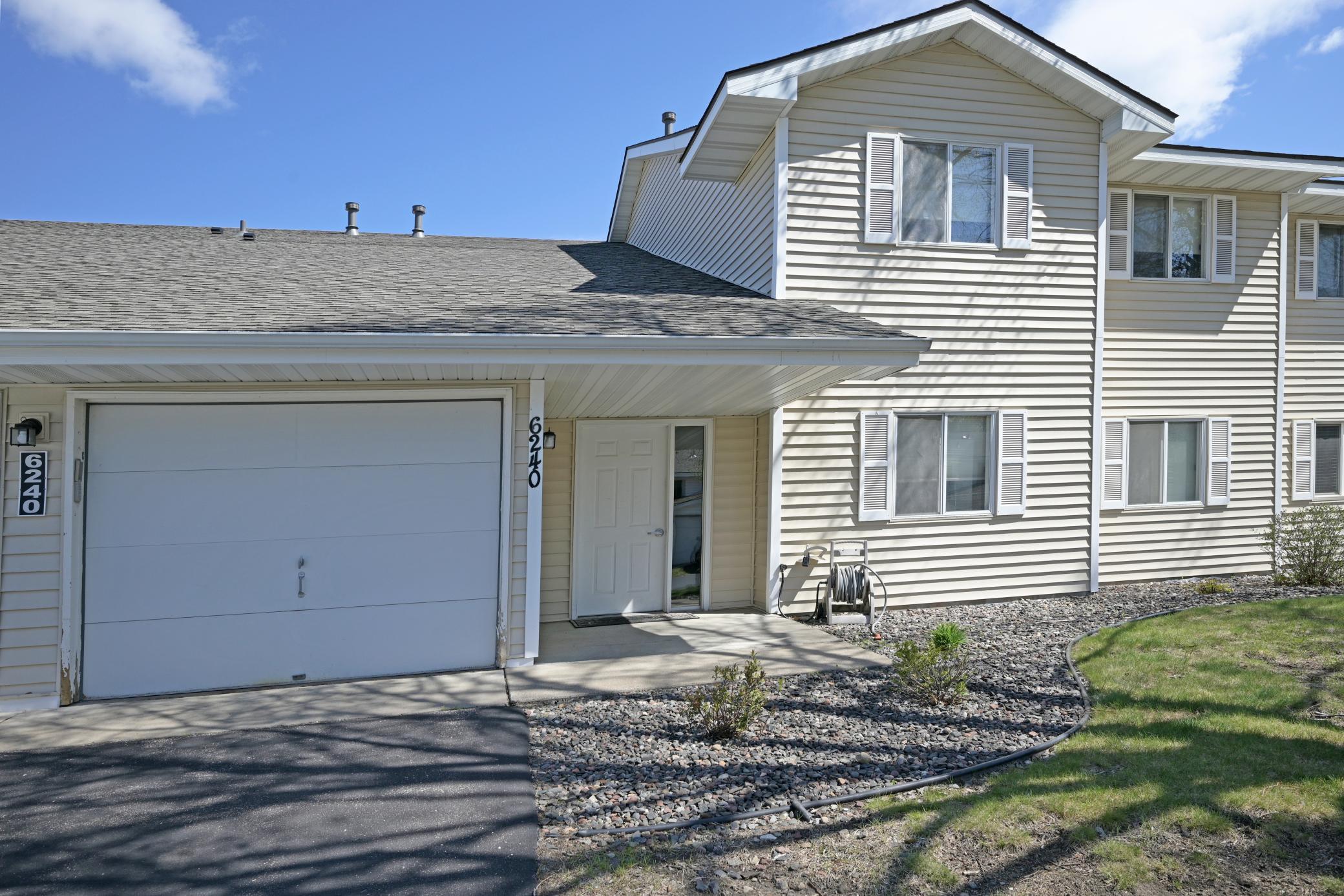 6240 Magda Drive Unit D, Maple Grove MN 55369