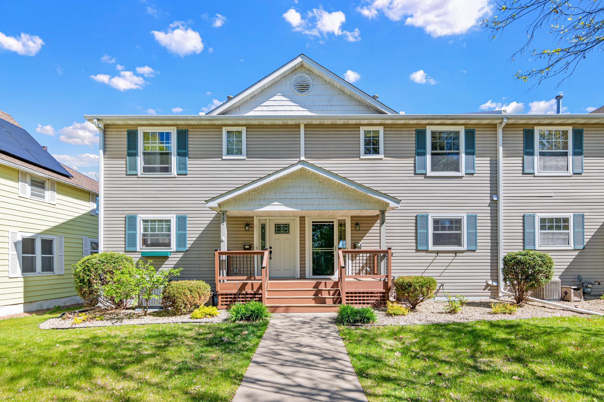 712 Stewart Avenue, Saint Paul MN 55102