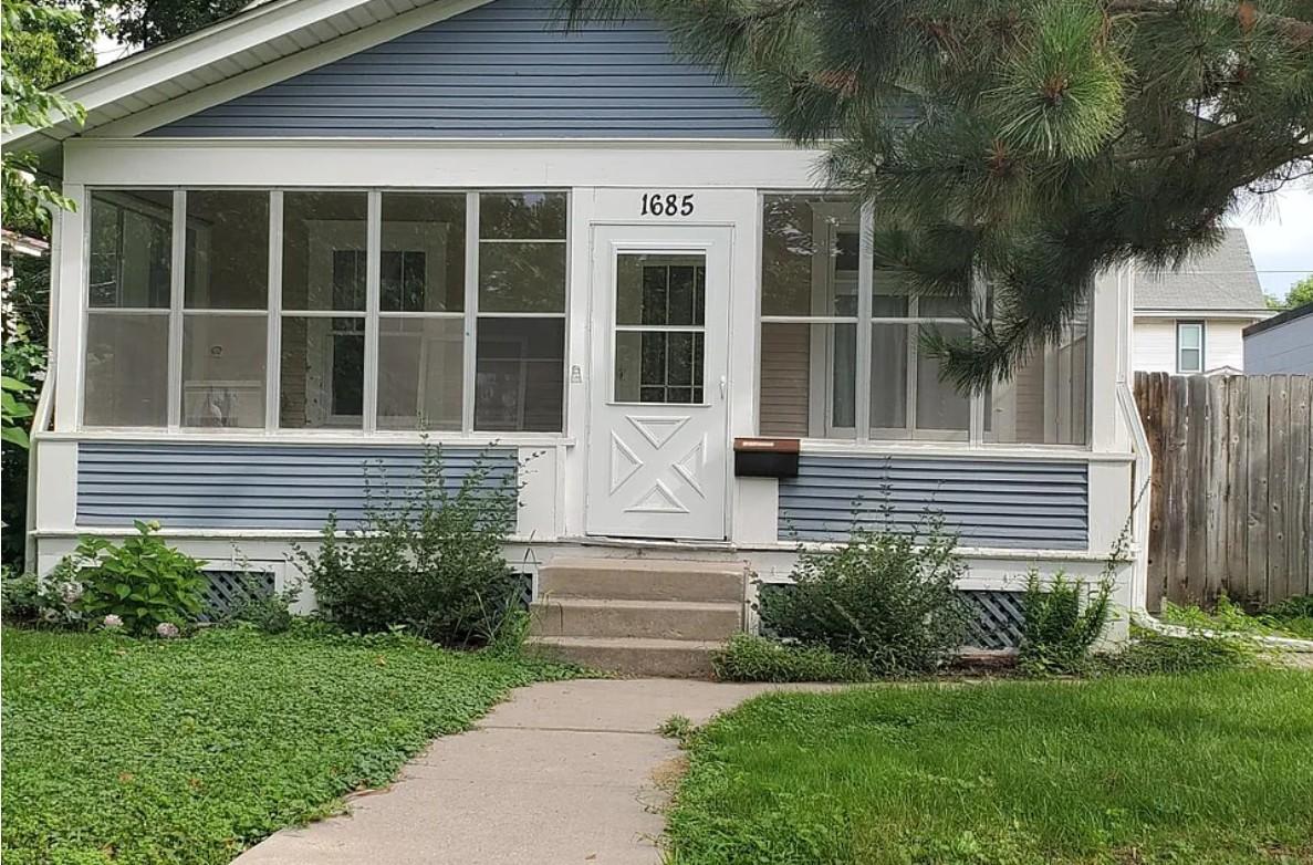 1685 Selby Avenue, Saint Paul MN 55104