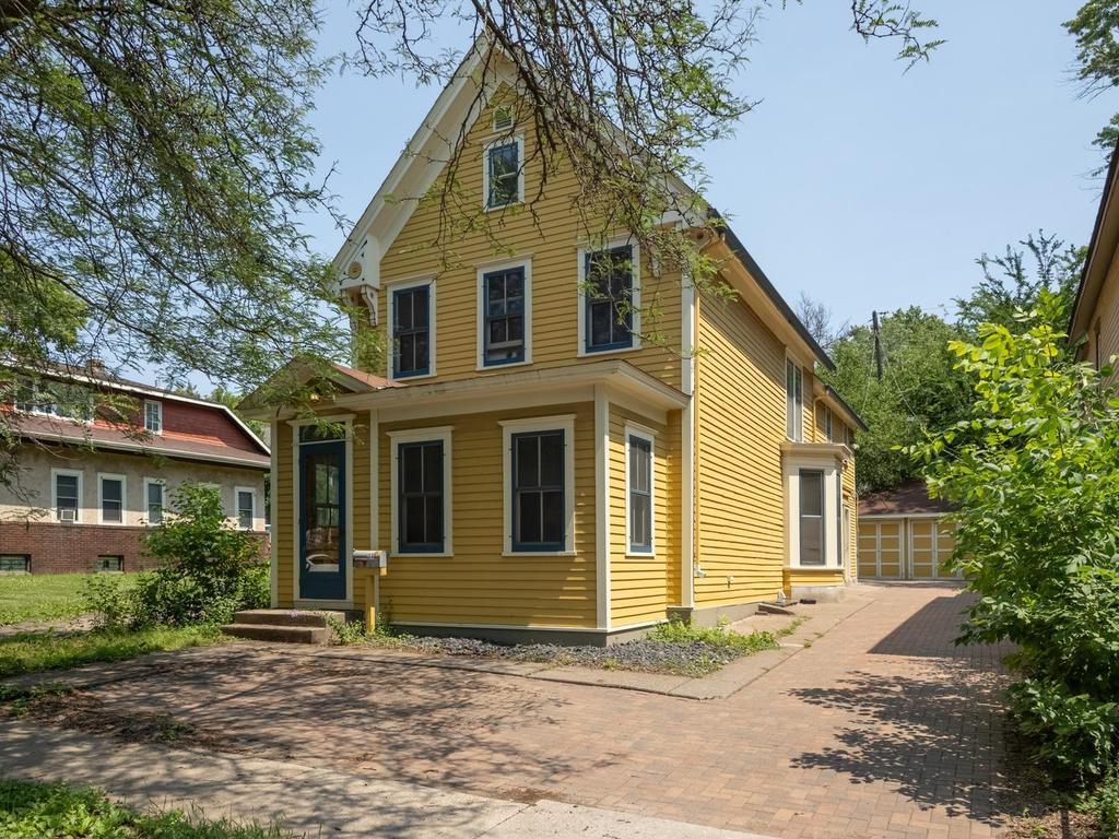270 Maria Avenue, Saint Paul MN 55106