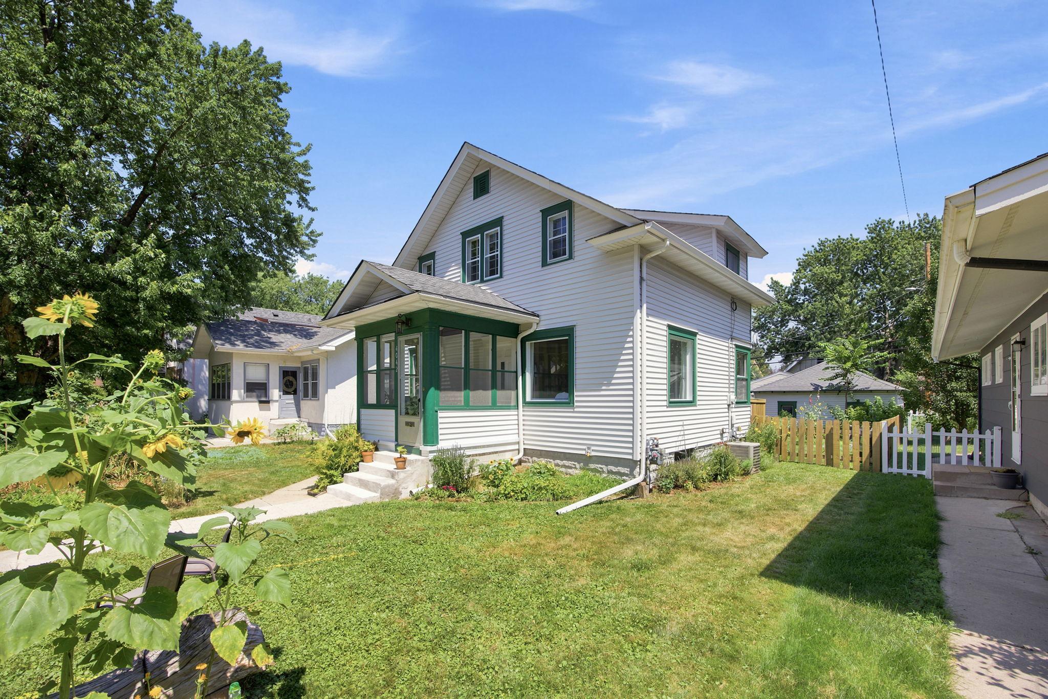 4042 Queen Avenue N, Minneapolis MN 55412