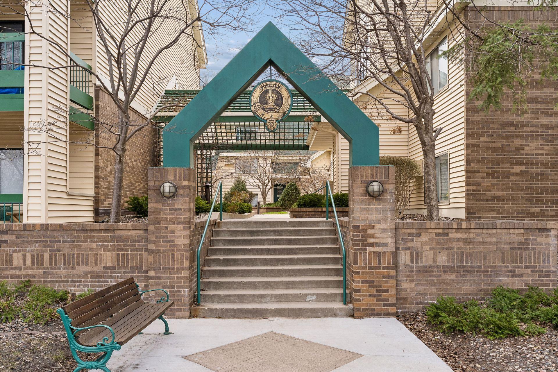 7614 York Avenue S Unit 3215, Edina MN 55435