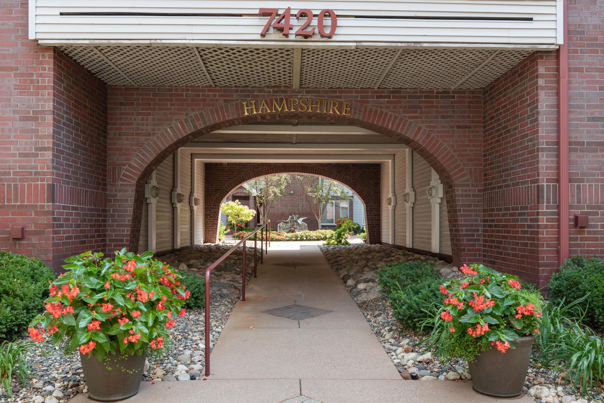 7420 Edinborough Way Unit 6105, Edina MN 55435