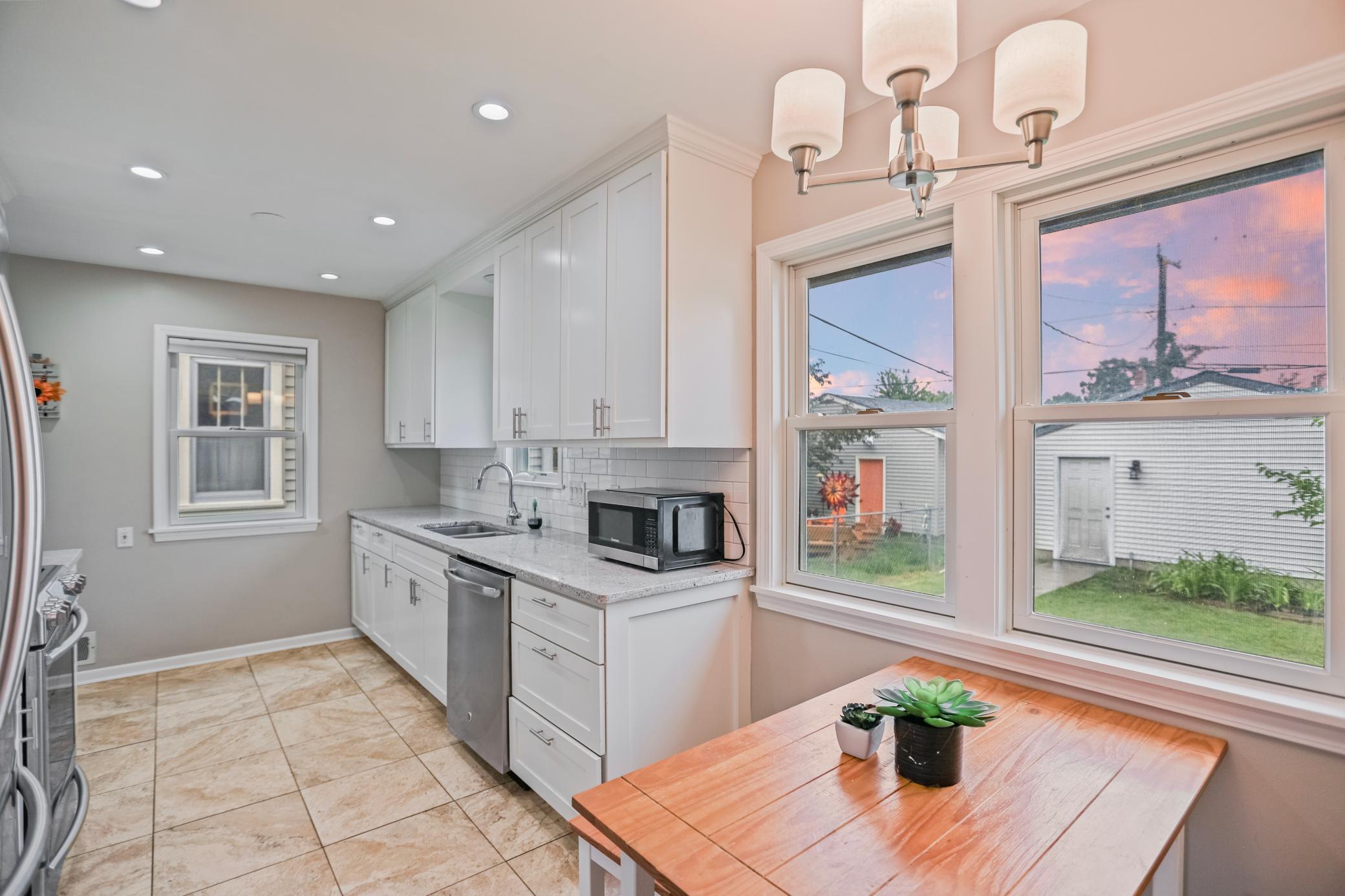 1273 Juno Avenue, Saint Paul MN 55116