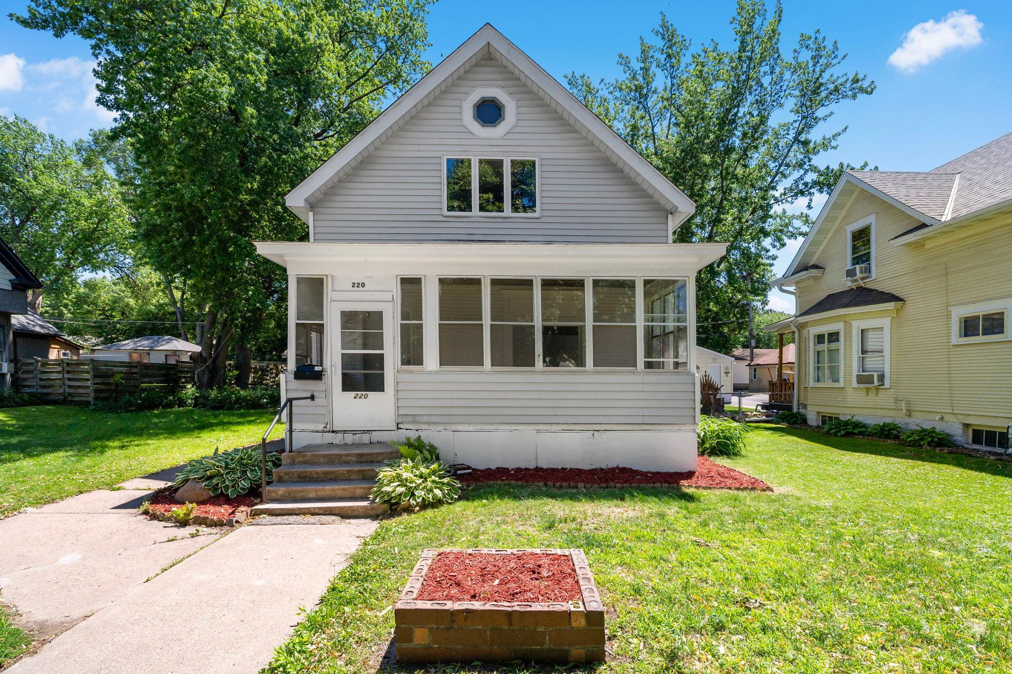 220 Sidney Street E, Saint Paul MN 55107