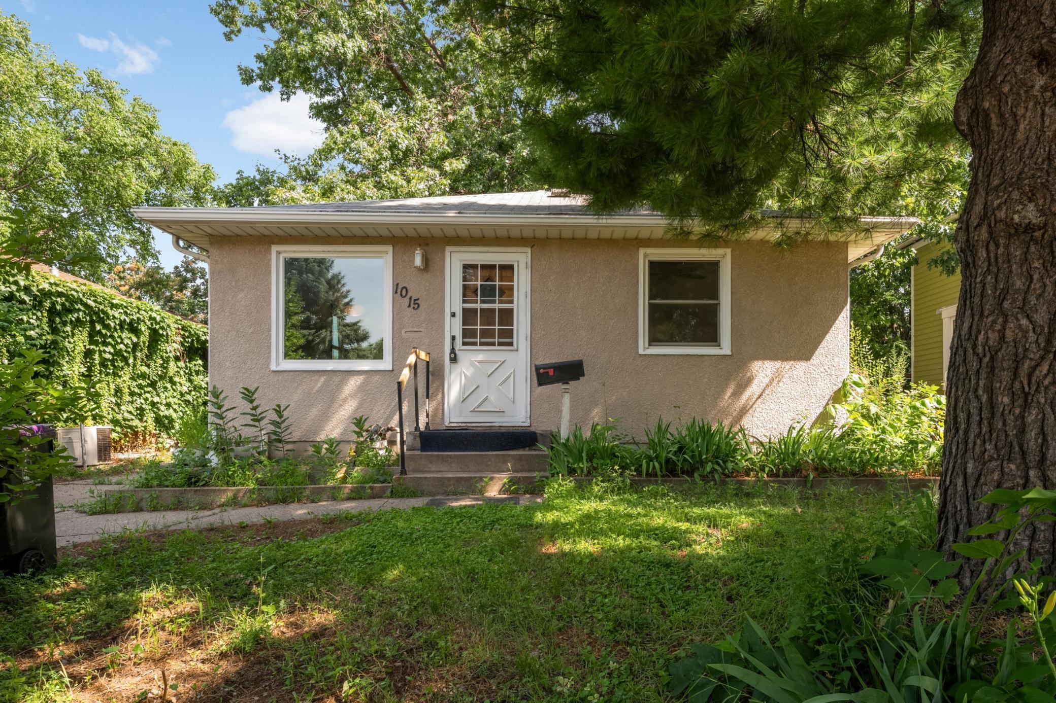 1015 Hubbard Avenue, Saint Paul MN 55104