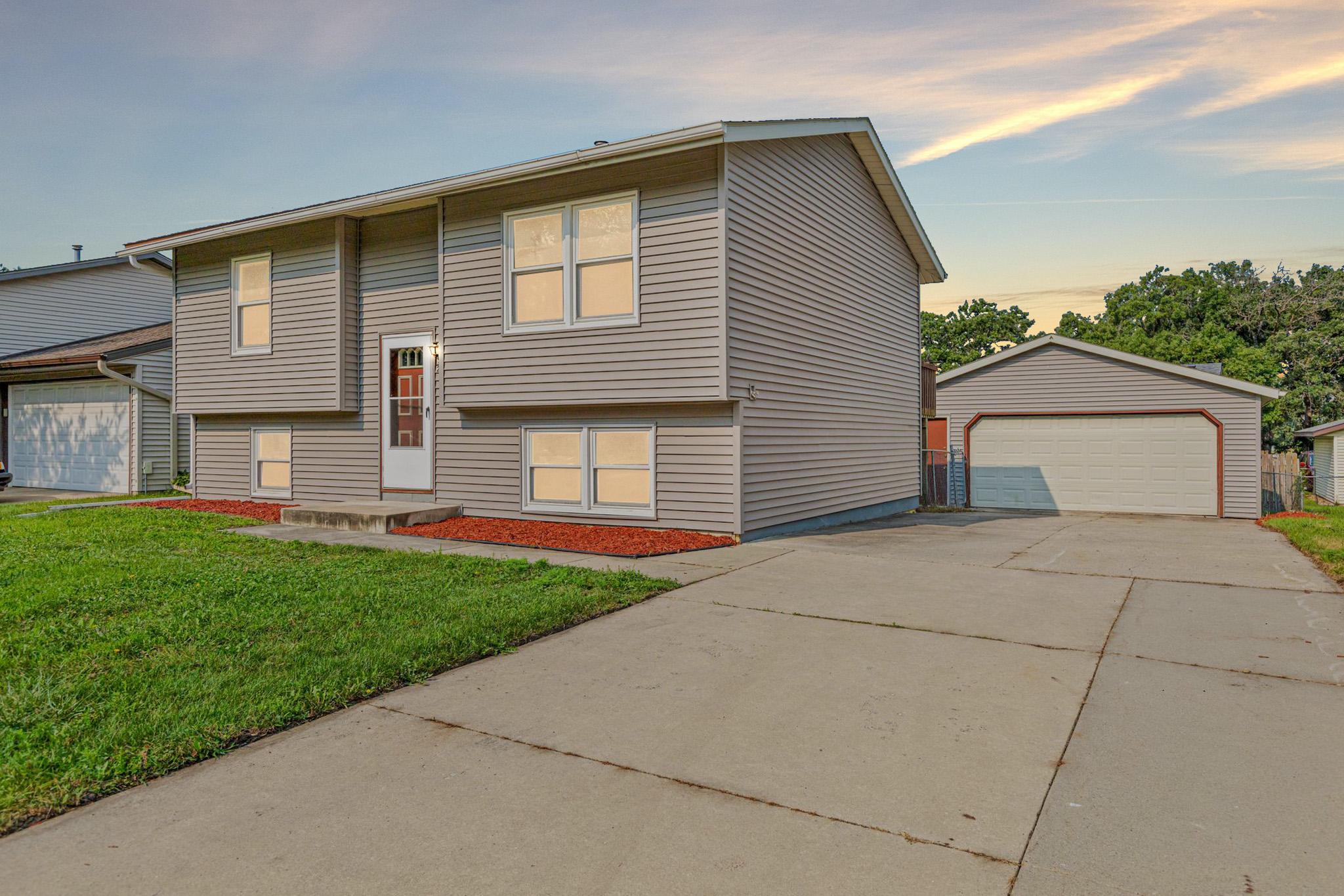 2434 Parkview Lane SE, Rochester MN 55904