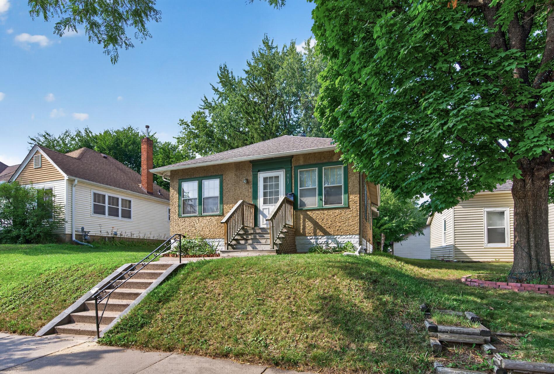 967 Rose Avenue E, Saint Paul MN 55106